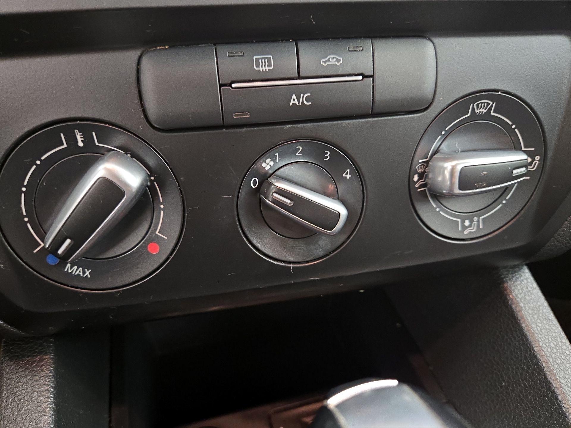 Thumbnail: 2017 Volkswagen Jetta - 16