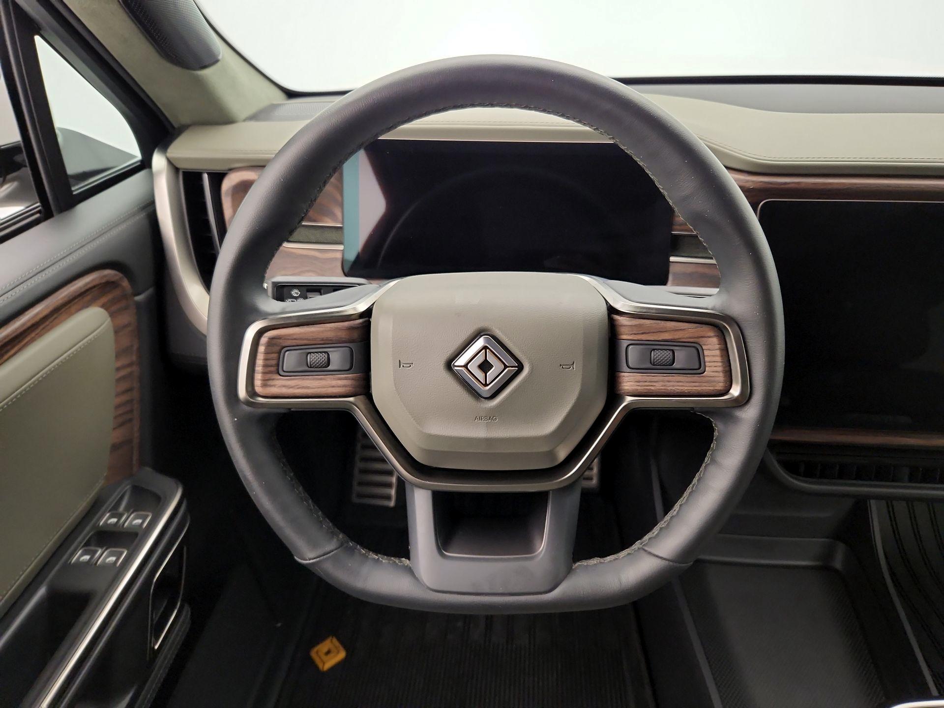 Thumbnail: 2022 Rivian R1S - 10