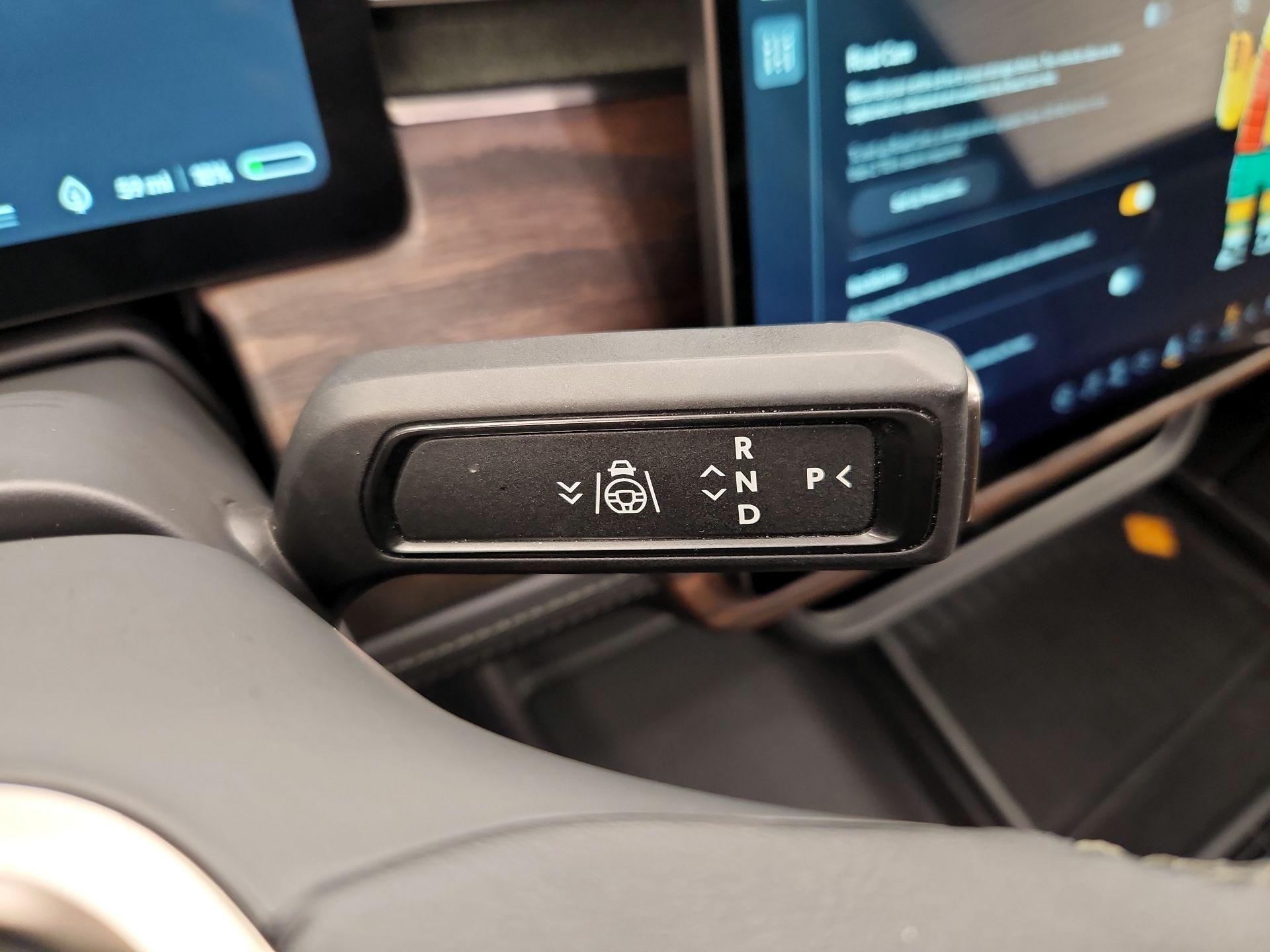 Thumbnail: 2022 Rivian R1S - 17