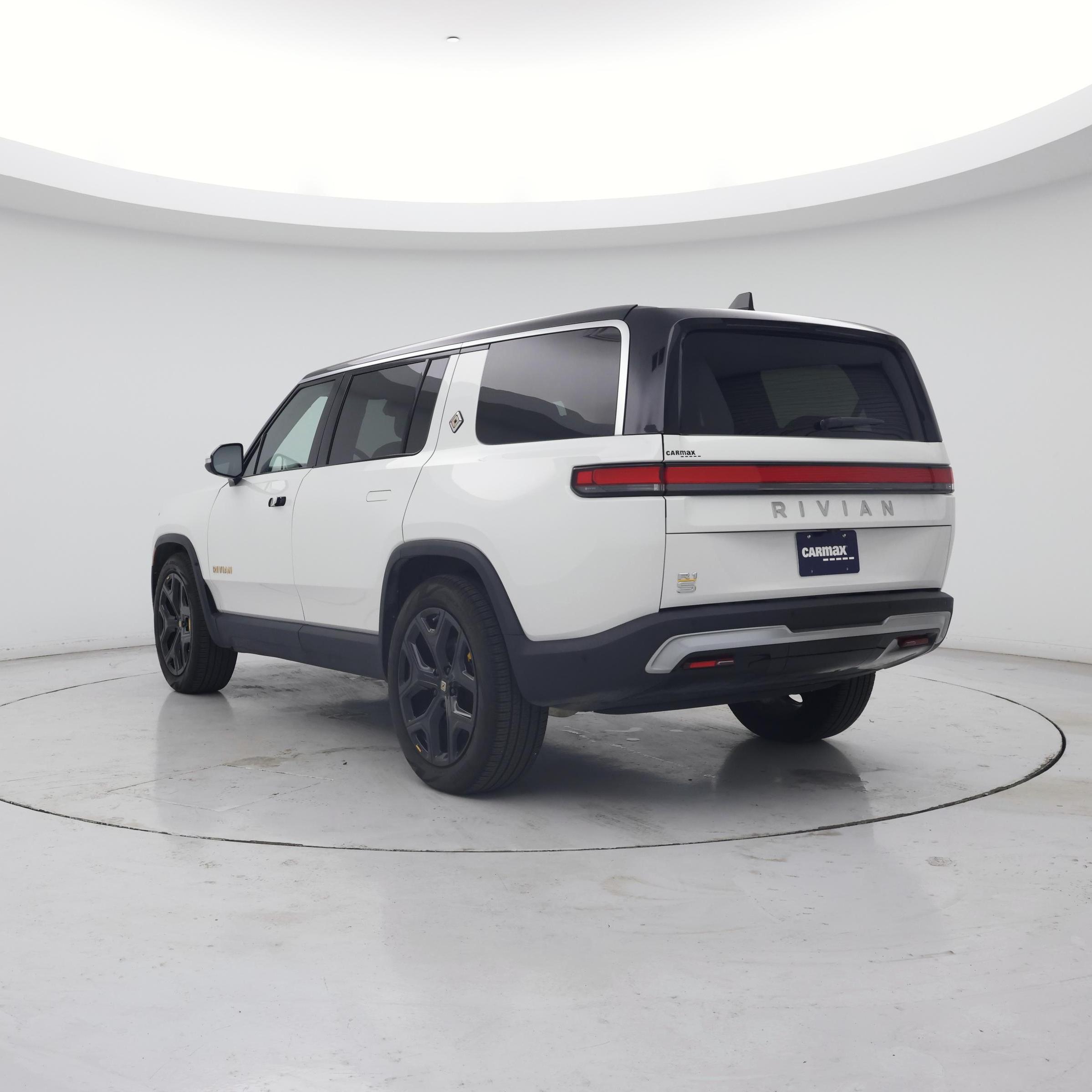 Thumbnail: 2022 Rivian R1S - 2