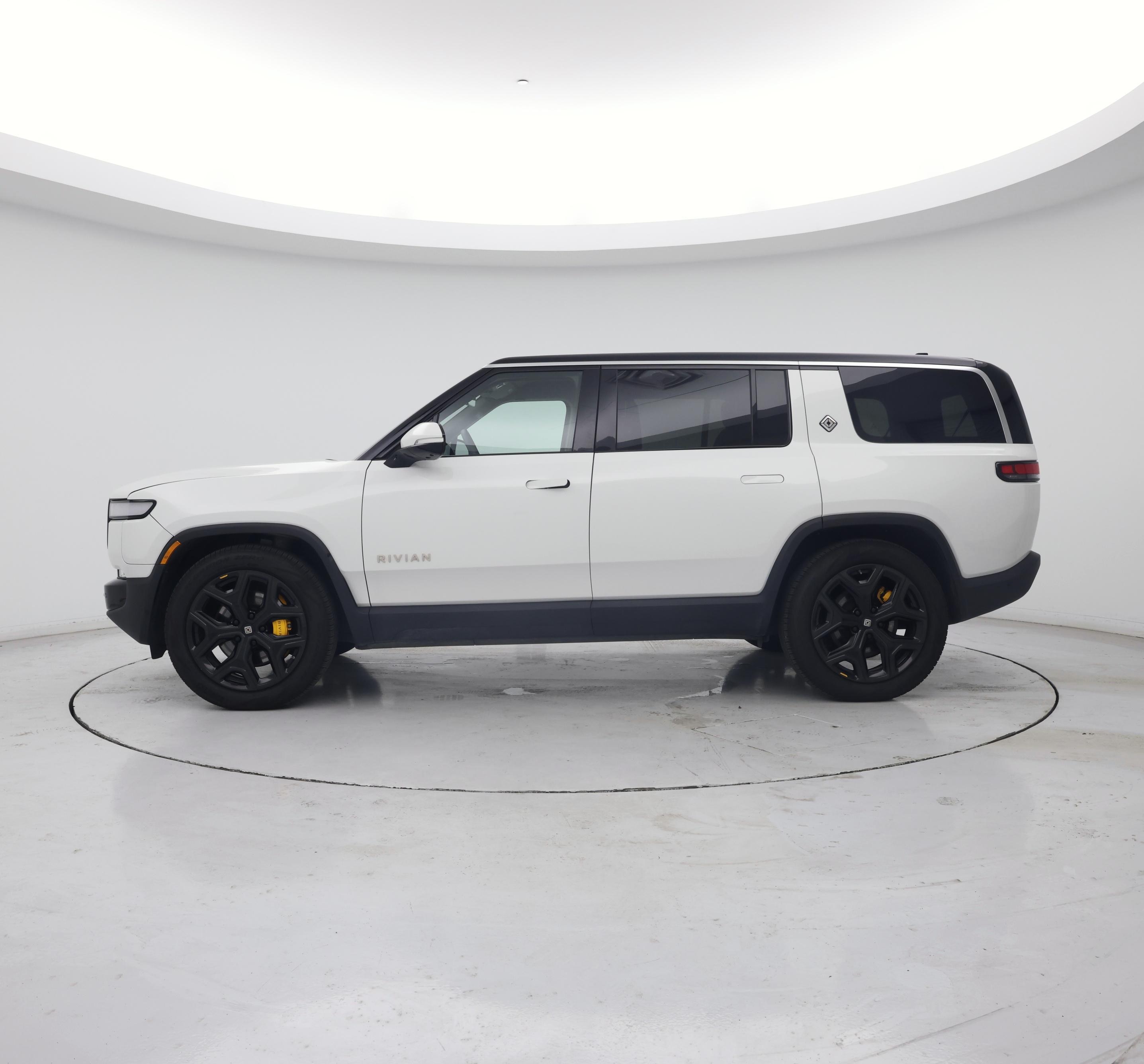 Thumbnail: 2022 Rivian R1S - 3