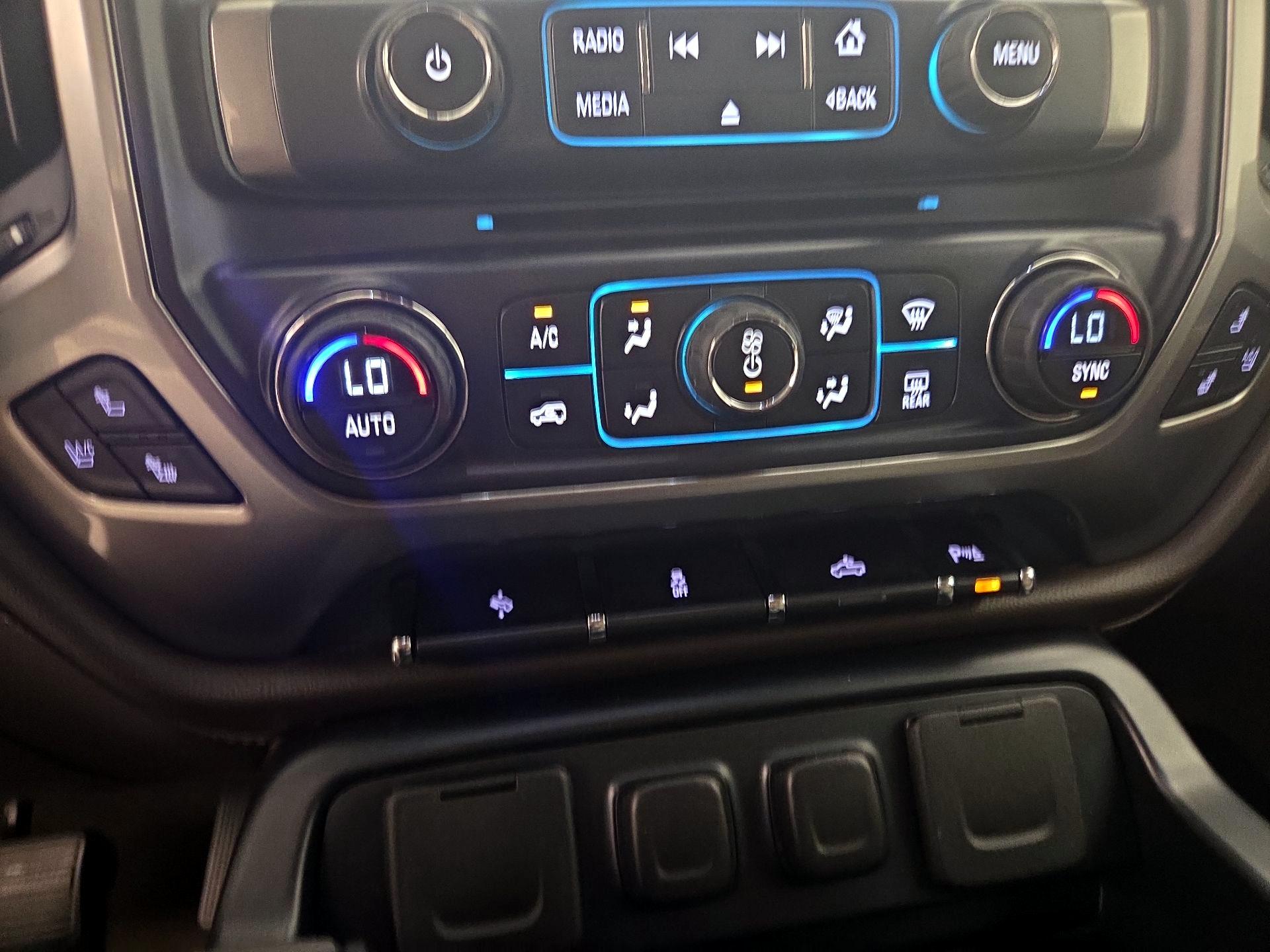 Thumbnail: 2015 Chevrolet Silverado 1500 - 16