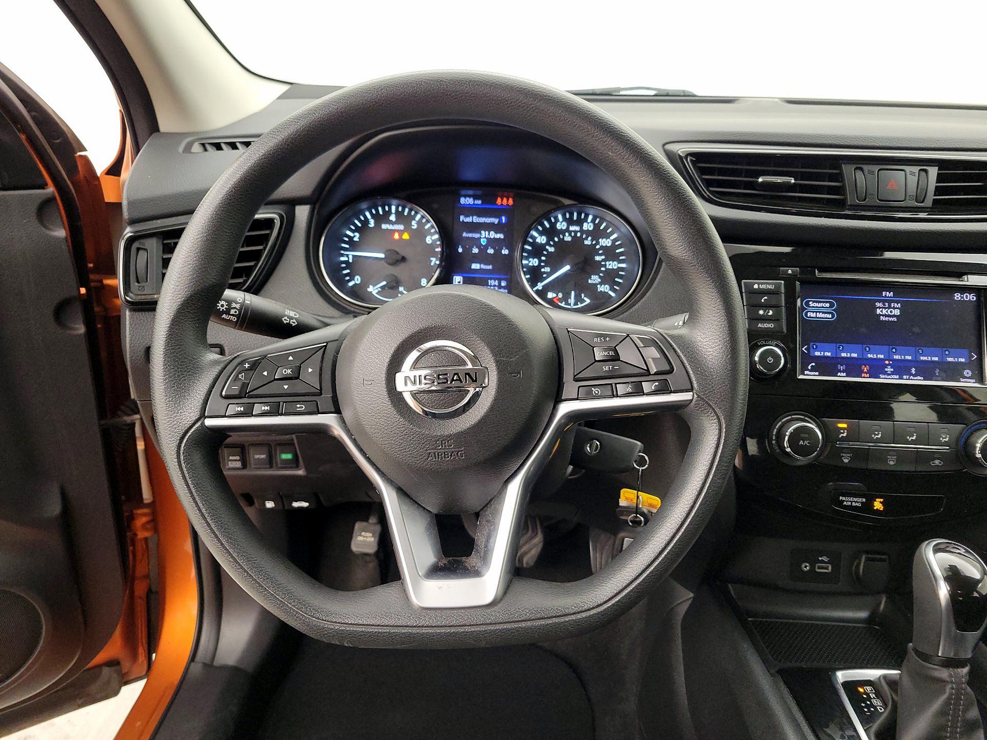 Thumbnail: 2020 Nissan Rogue Sport - 10