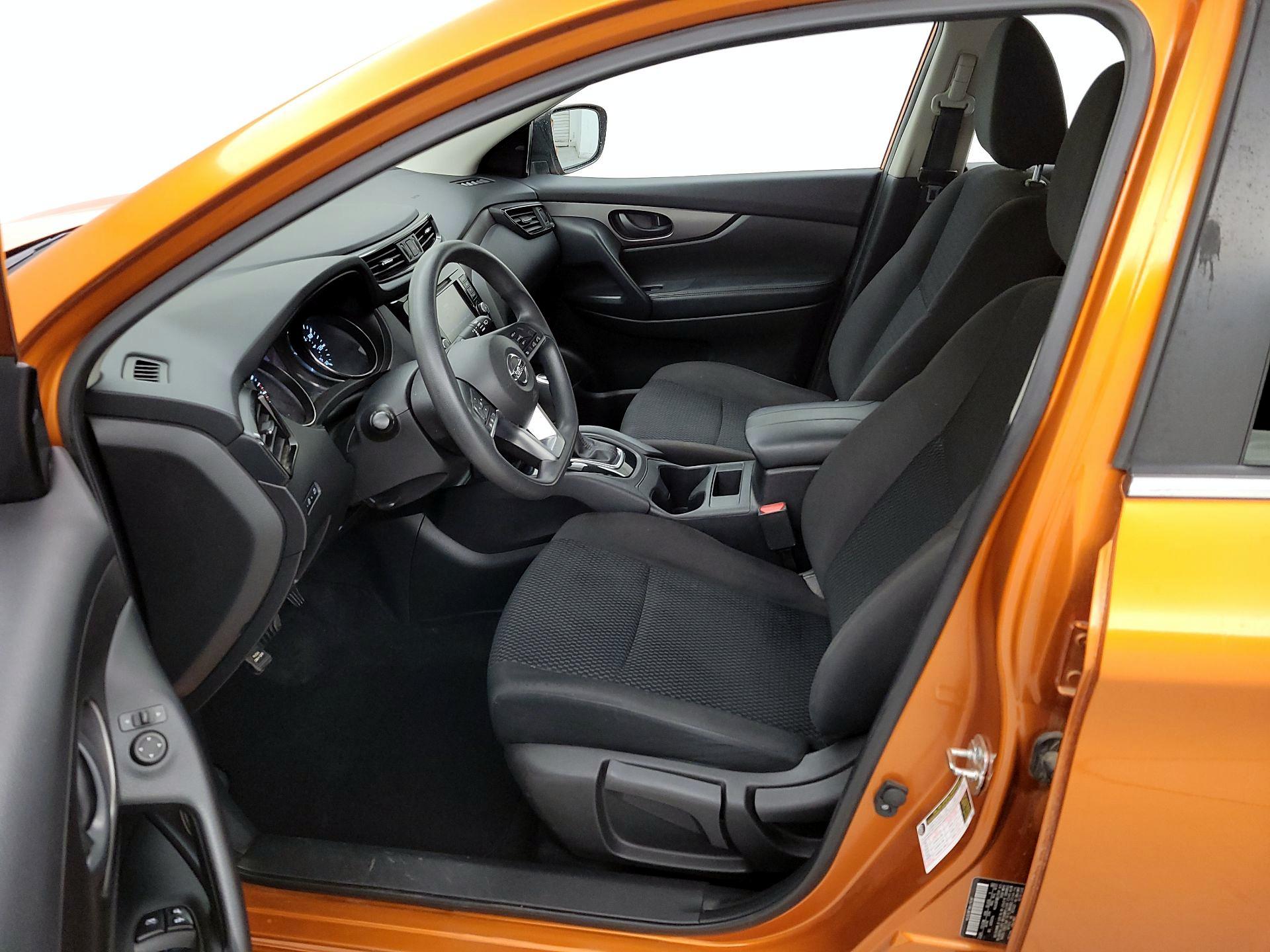Thumbnail: 2020 Nissan Rogue Sport - 11