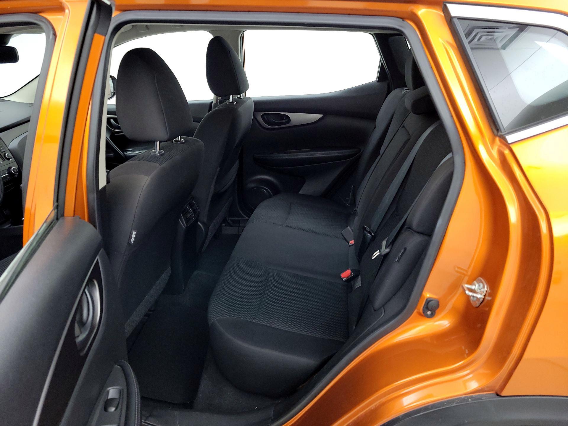 Thumbnail: 2020 Nissan Rogue Sport - 19