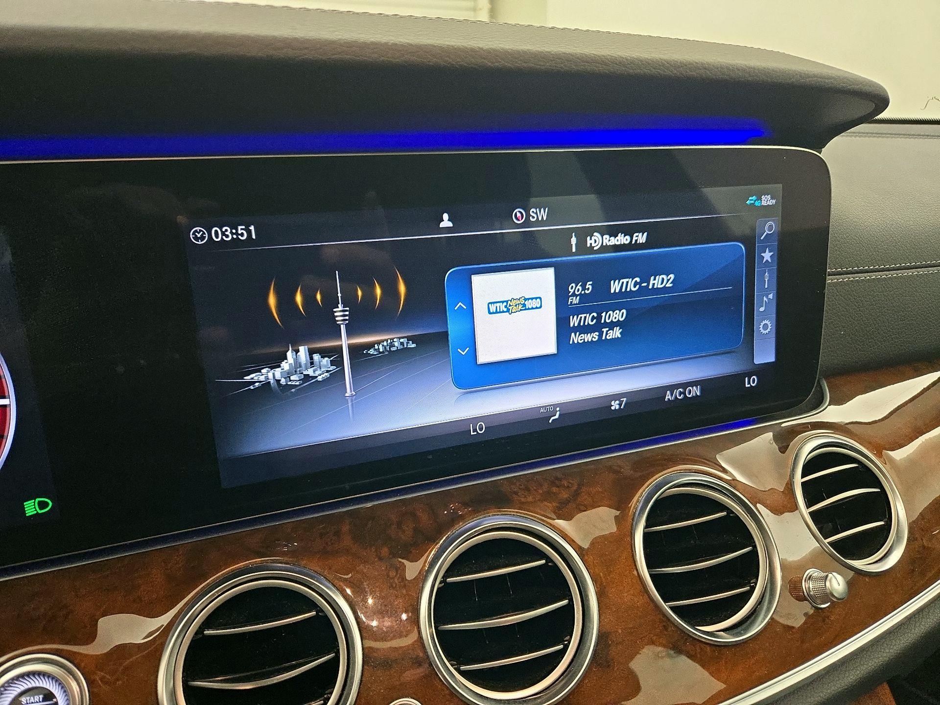 Thumbnail: 2019 Mercedes-Benz E-Class - 16