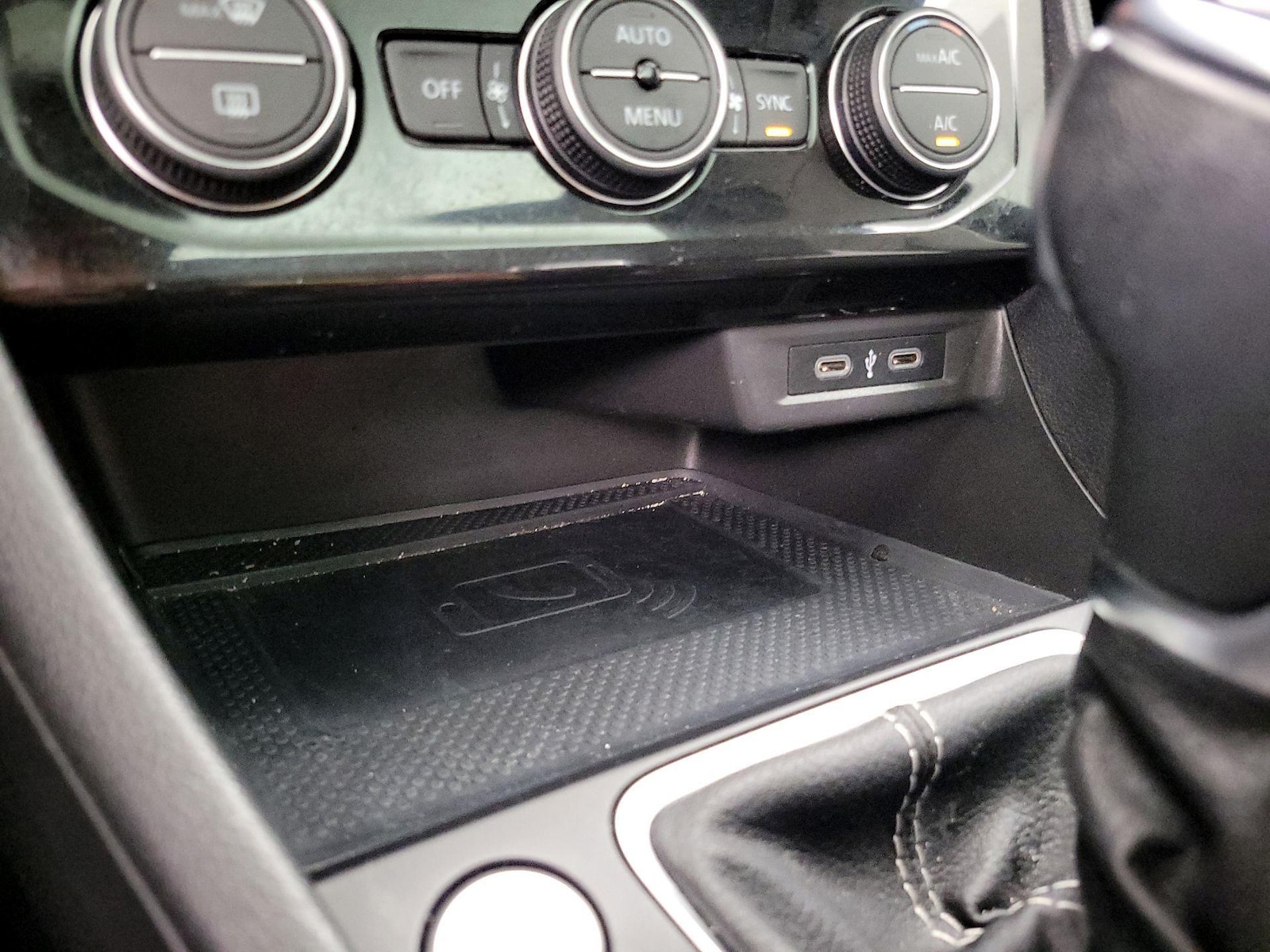 2022 Volkswagen Jetta SEL - Photo 19