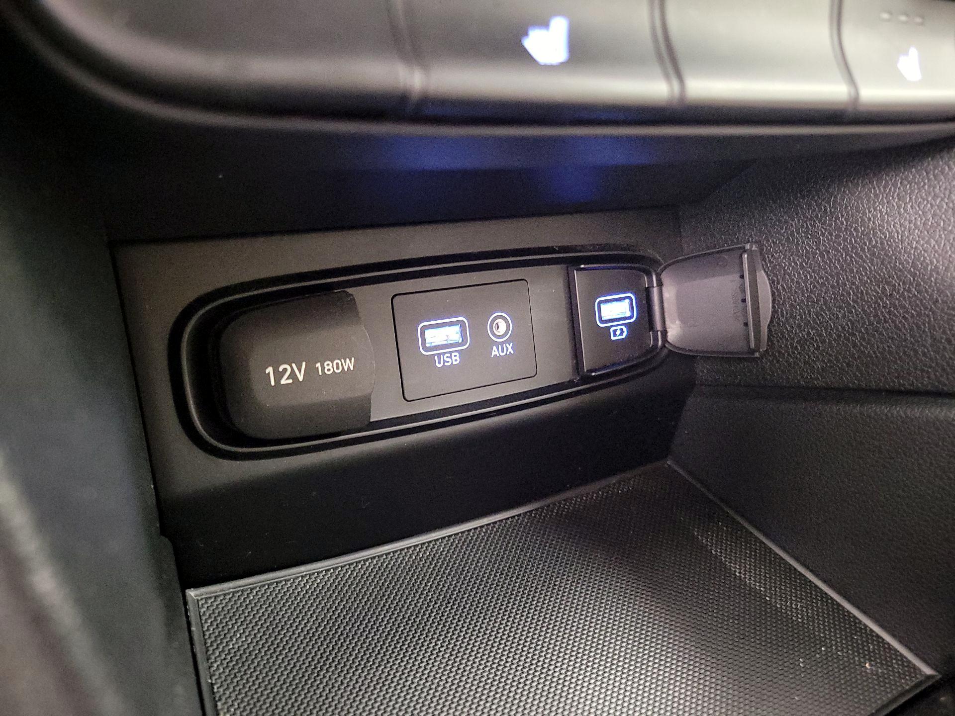 Thumbnail: 2019 Hyundai Santa Fe - 18