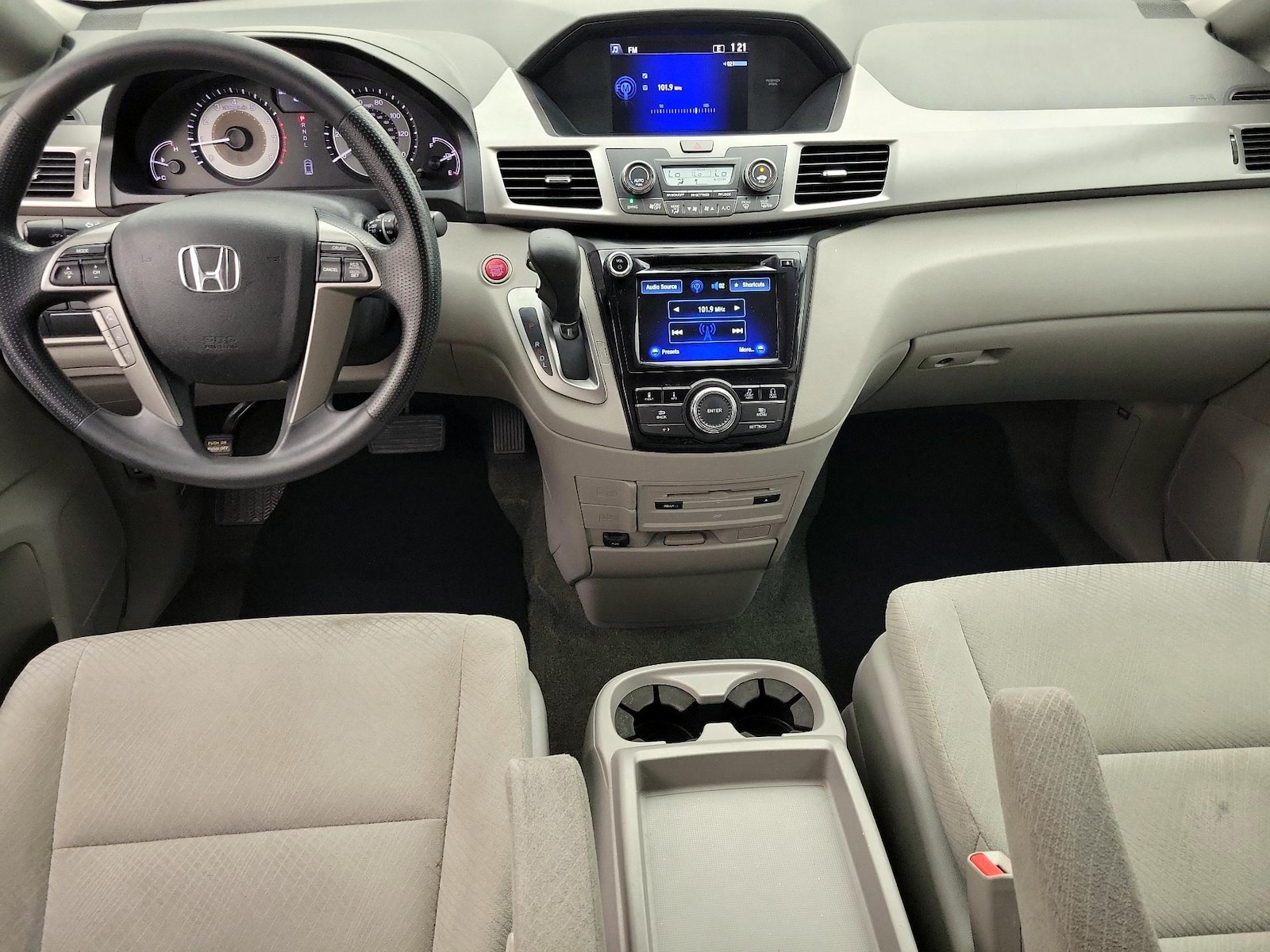 2016 Honda Odyssey SE - Photo 10