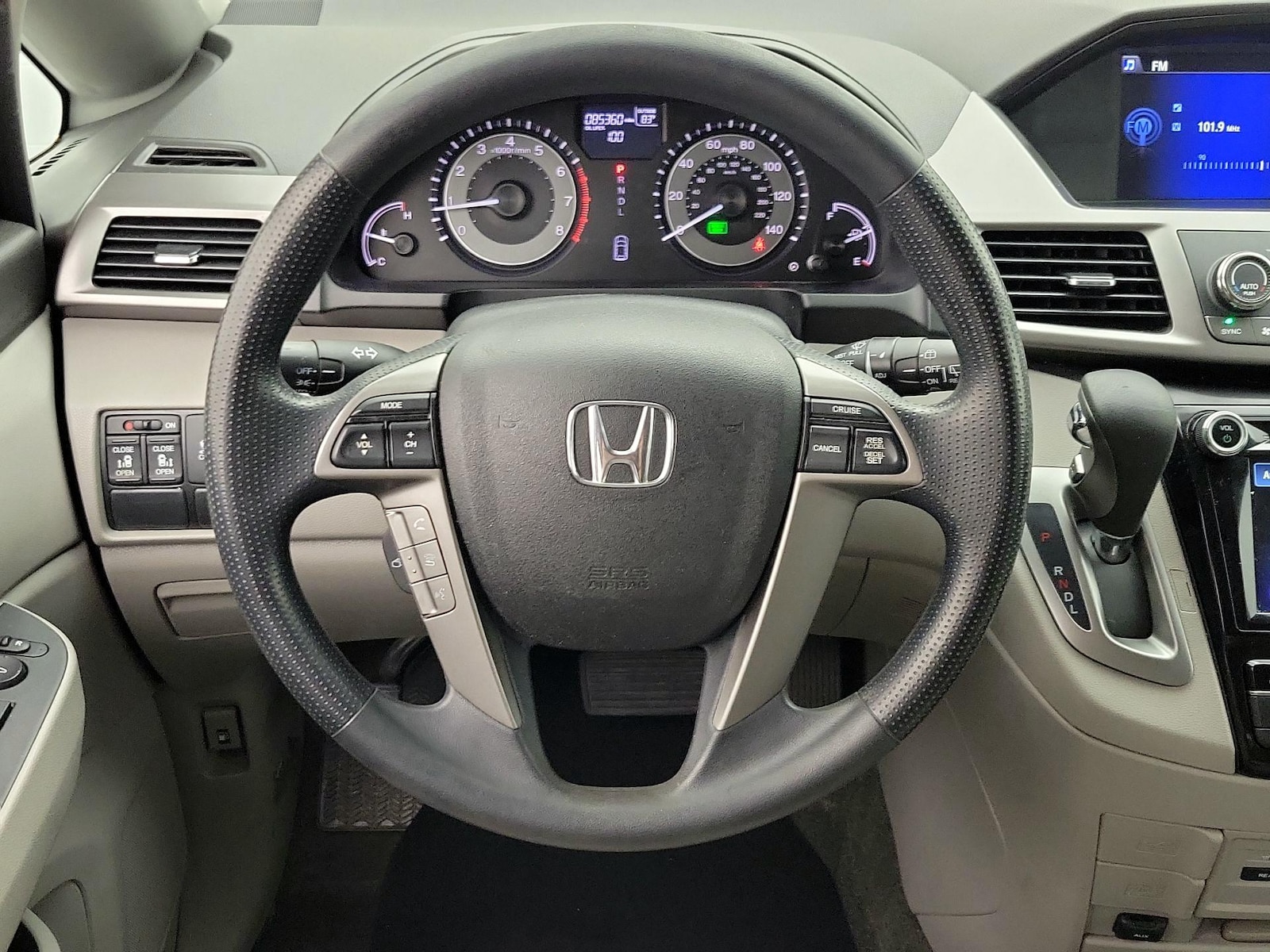 2016 Honda Odyssey SE - Photo 11