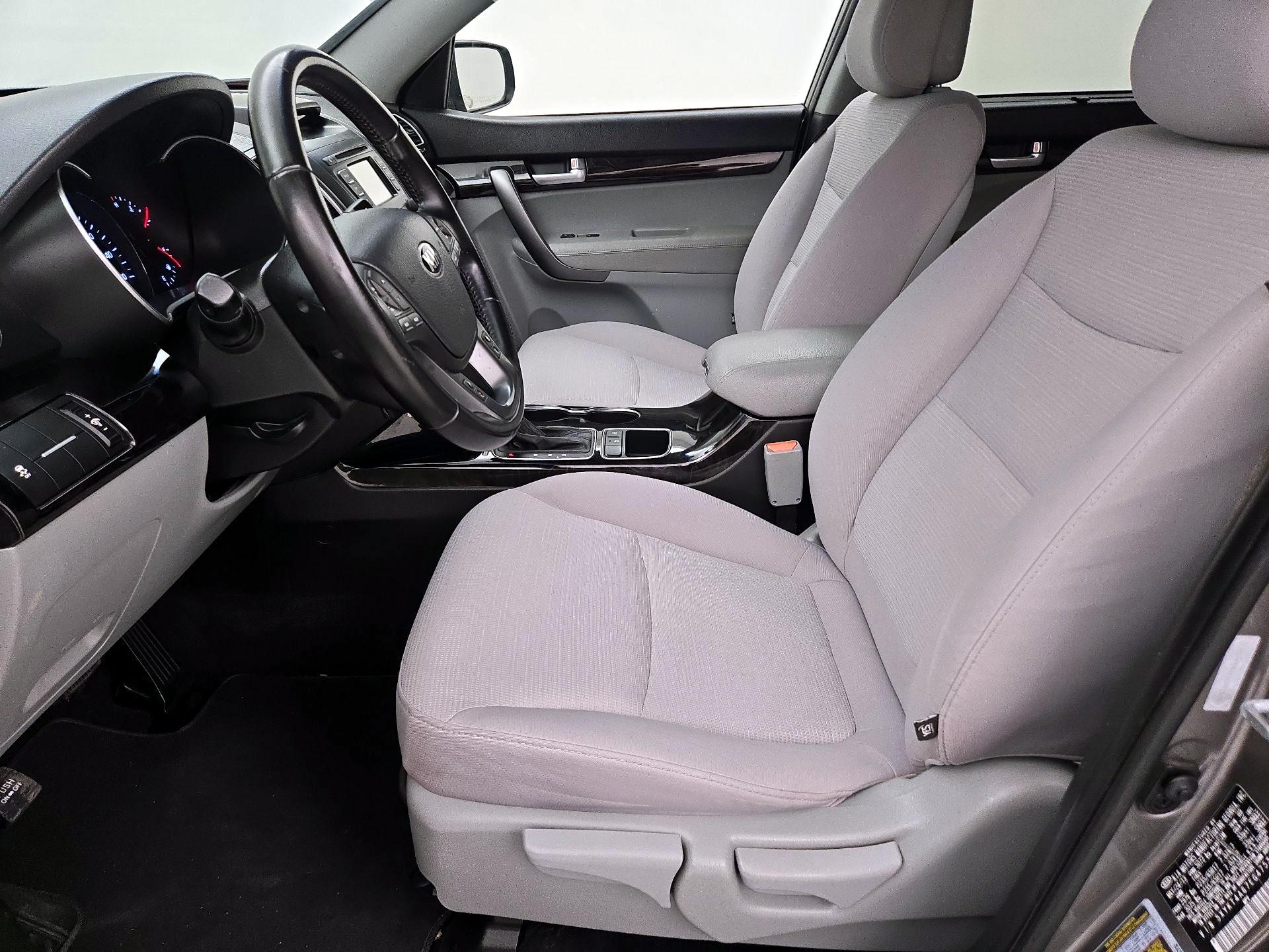 Thumbnail: 2014 Kia Sorento - 11