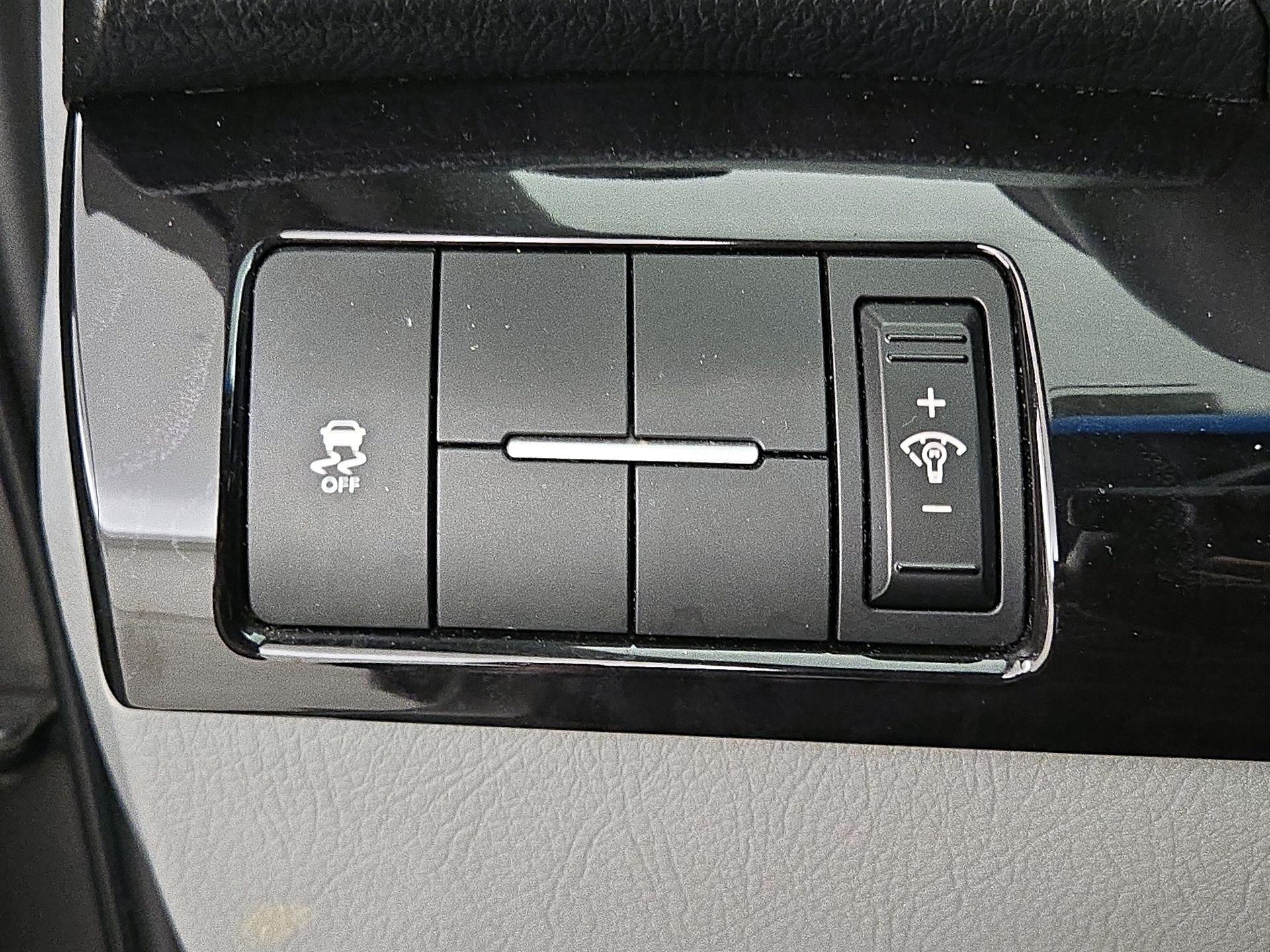 Thumbnail: 2014 Kia Sorento - 13