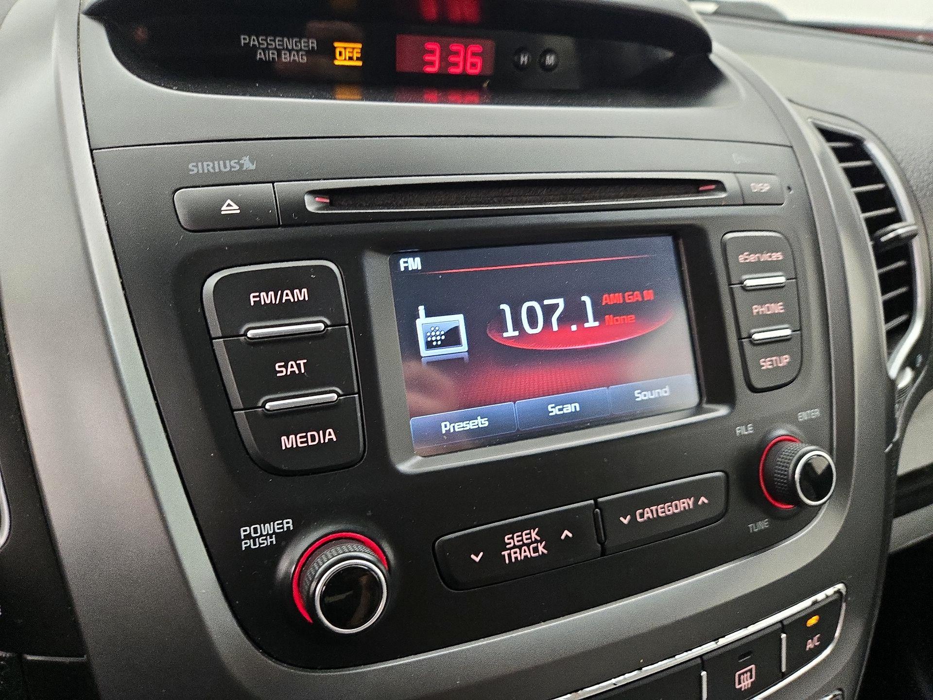 Thumbnail: 2014 Kia Sorento - 15