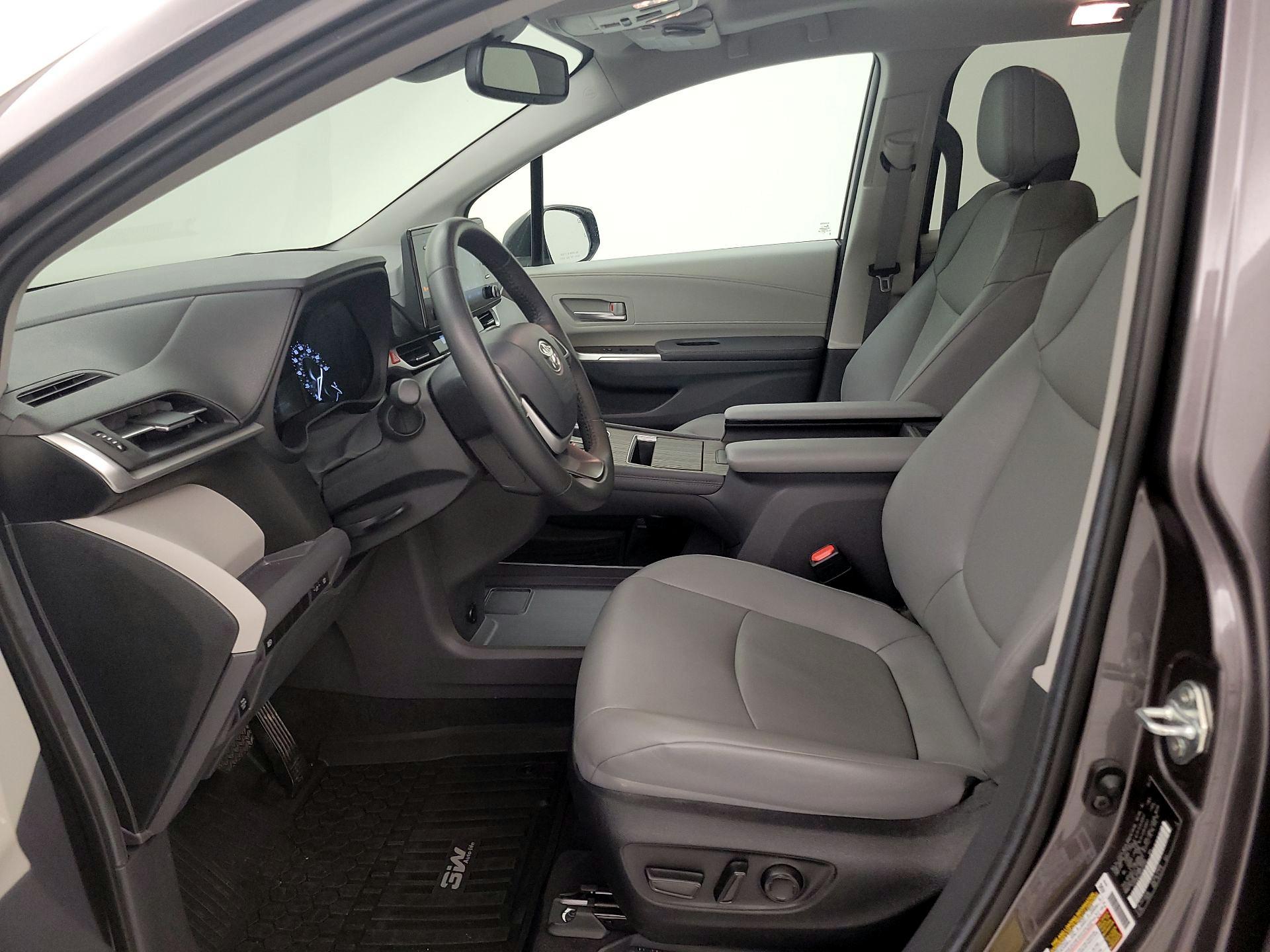 Thumbnail: 2024 Toyota Sienna - 11