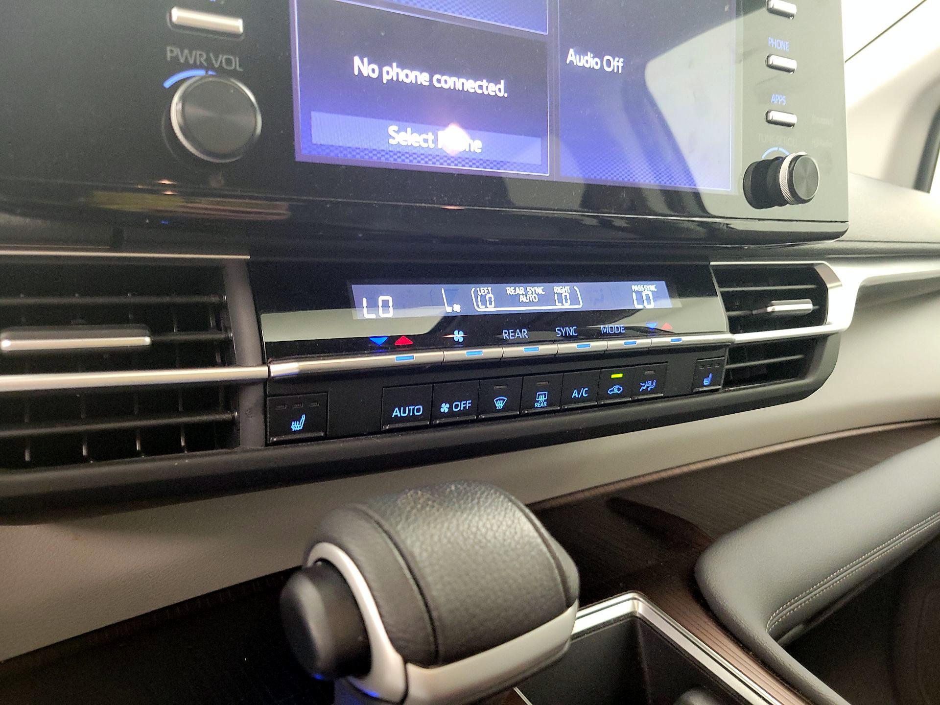 Thumbnail: 2024 Toyota Sienna - 16
