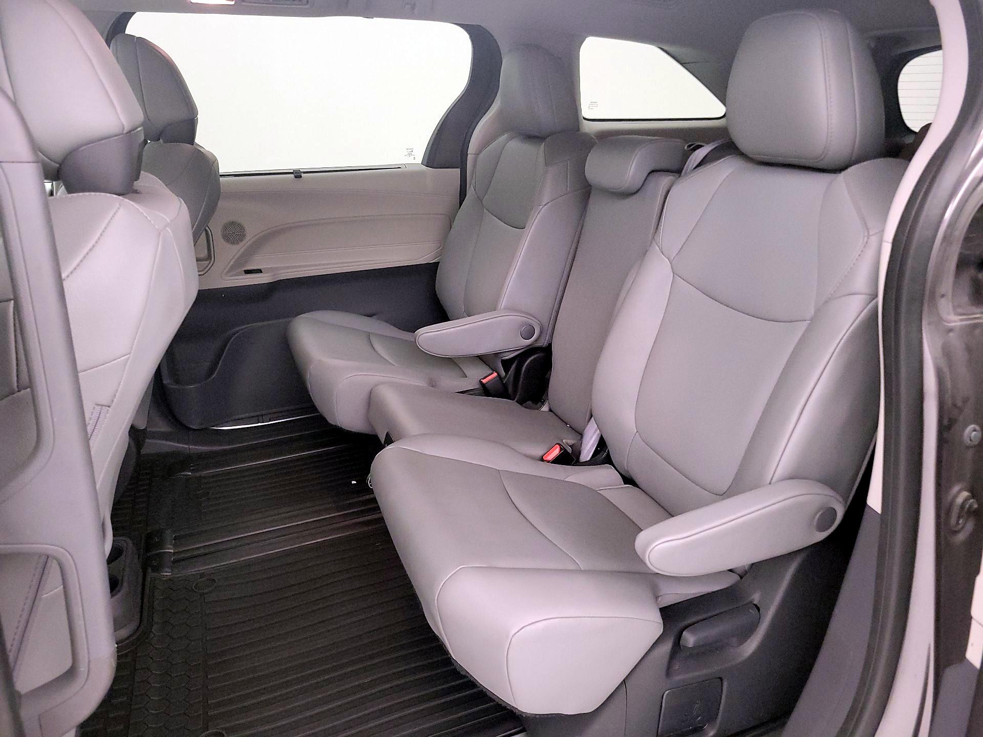 Thumbnail: 2024 Toyota Sienna - 20