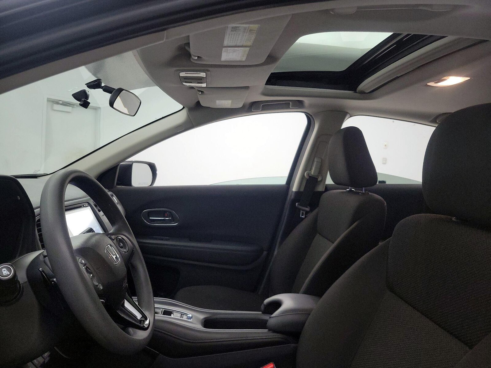 Sunroof(s) & Overhead Airbags