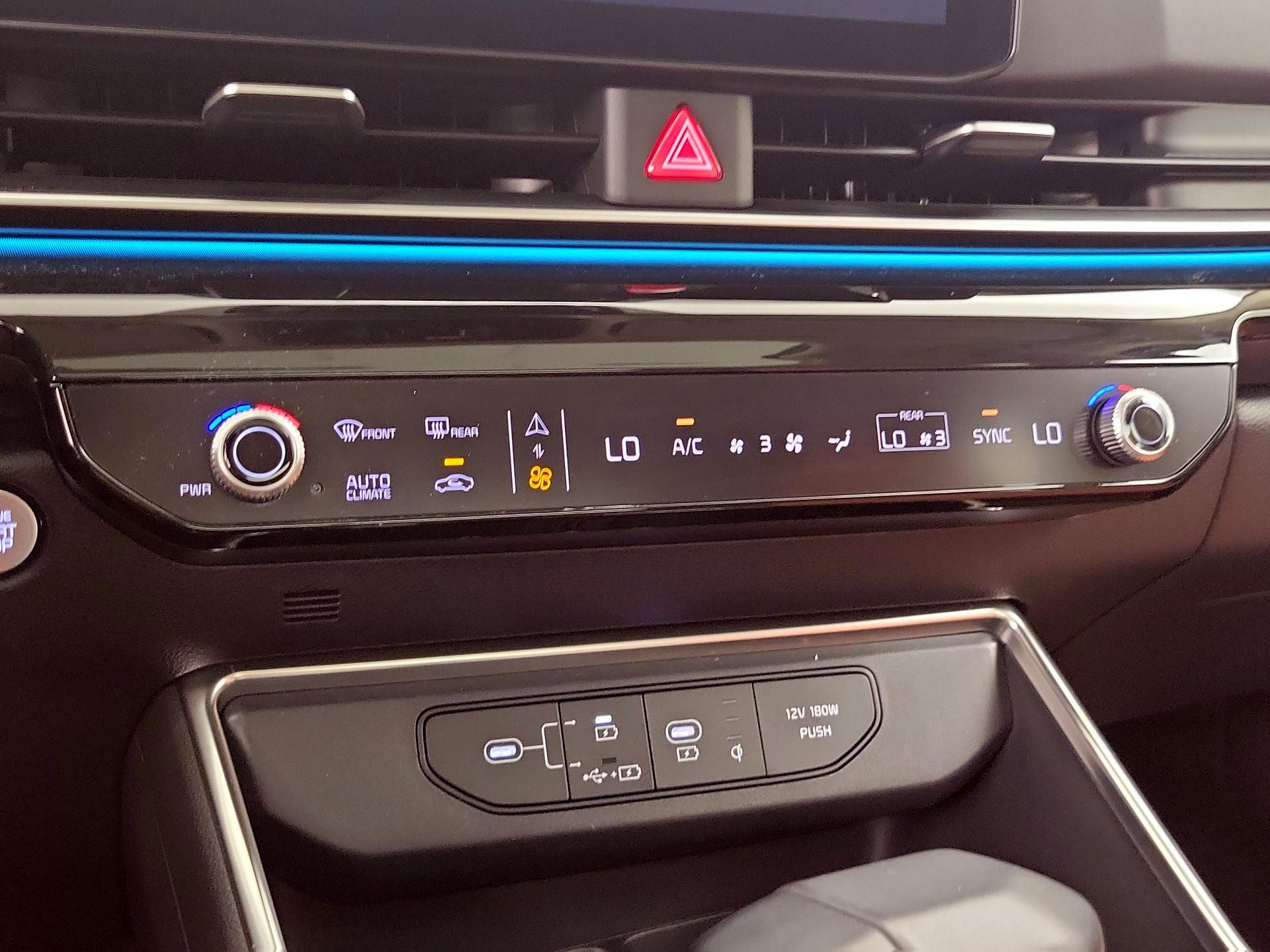 Thumbnail: 2025 Kia Carnival - 17