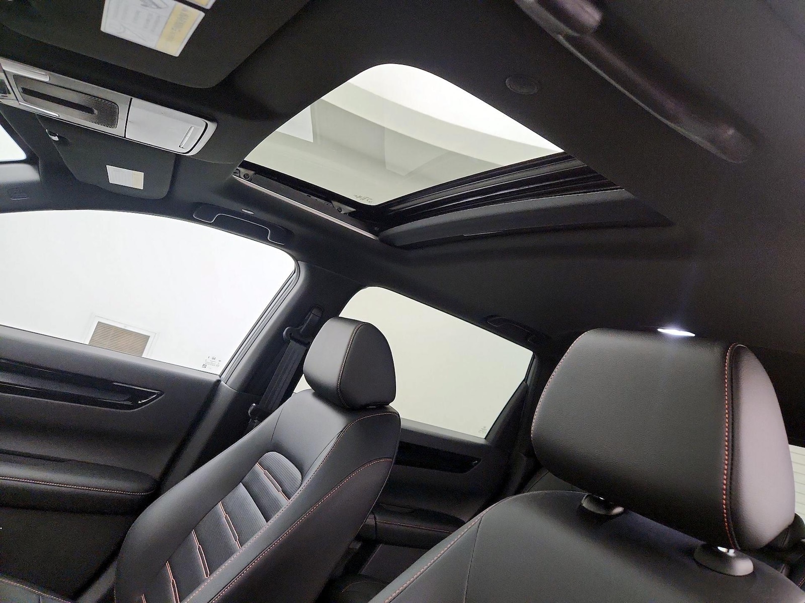 Sunroof(s) & Overhead Airbags