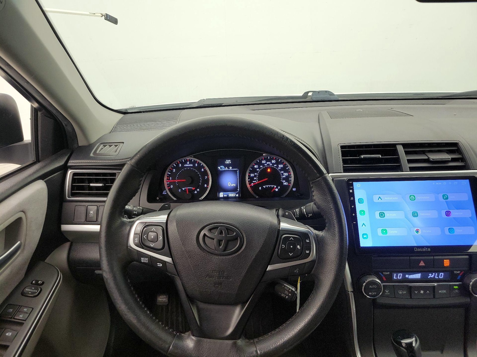 2015 Toyota Camry XSE - Photo 11