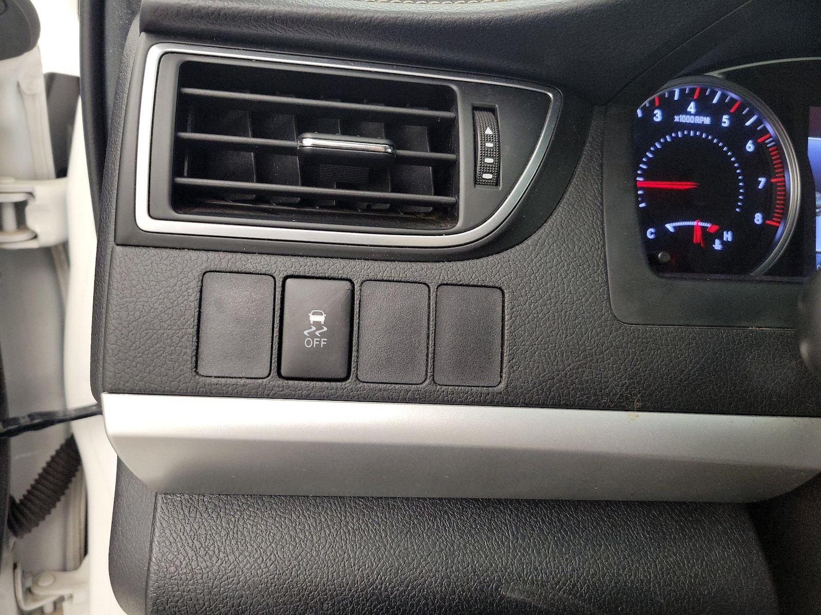2015 Toyota Camry XSE - Photo 14