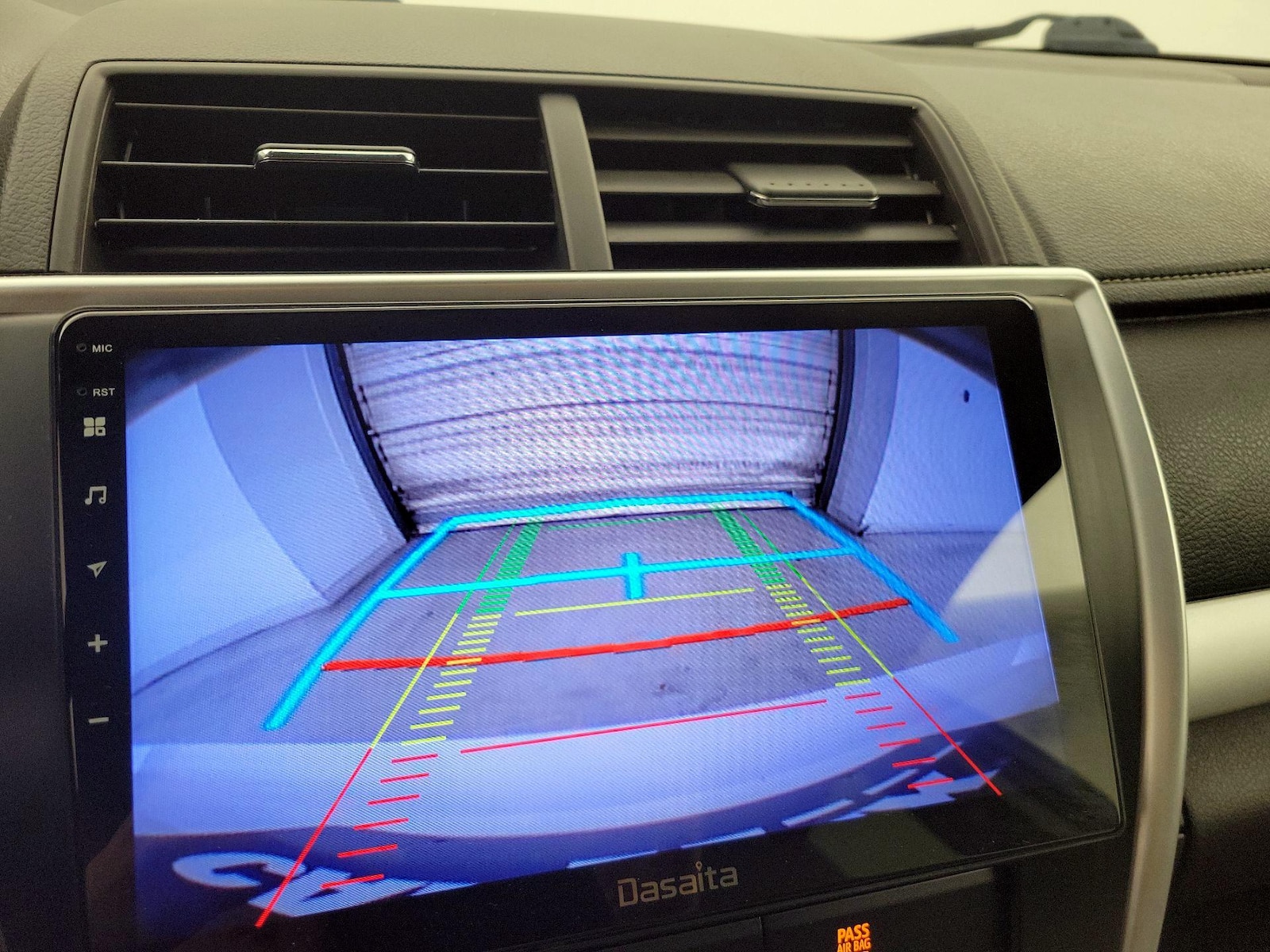 2015 Toyota Camry XSE - Photo 15