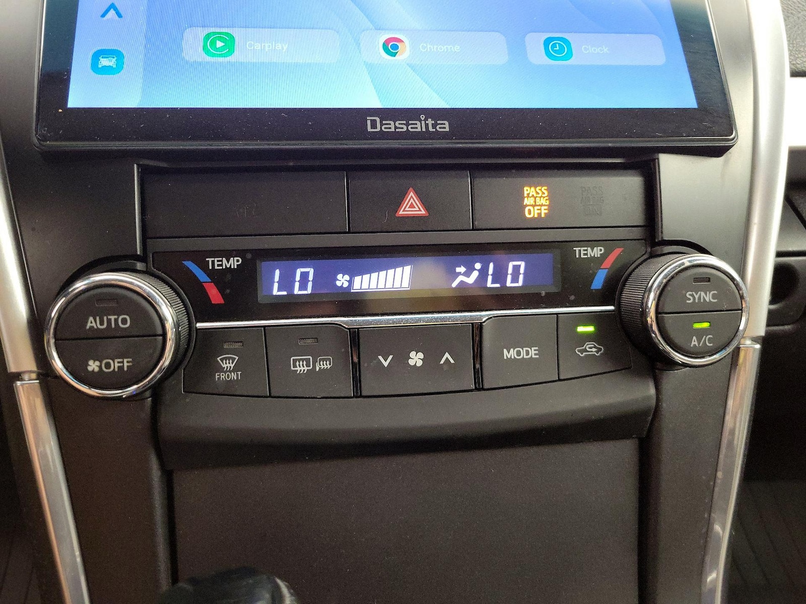 2015 Toyota Camry XSE - Photo 17