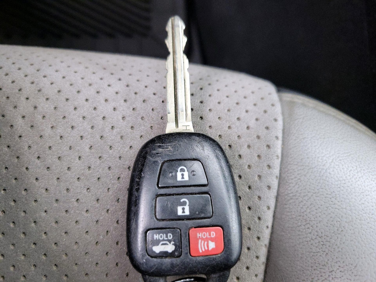 2015 Toyota Camry XSE - Photo 23