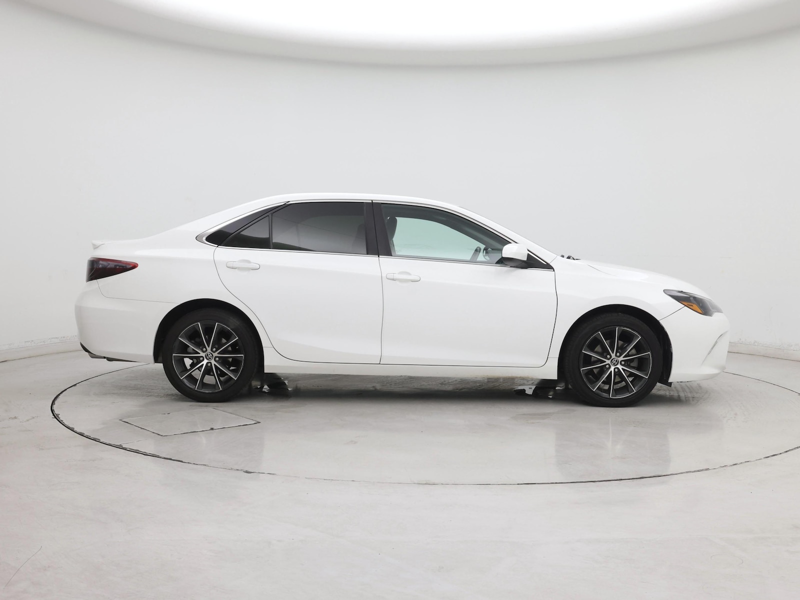 2015 Toyota Camry XSE - Photo 8