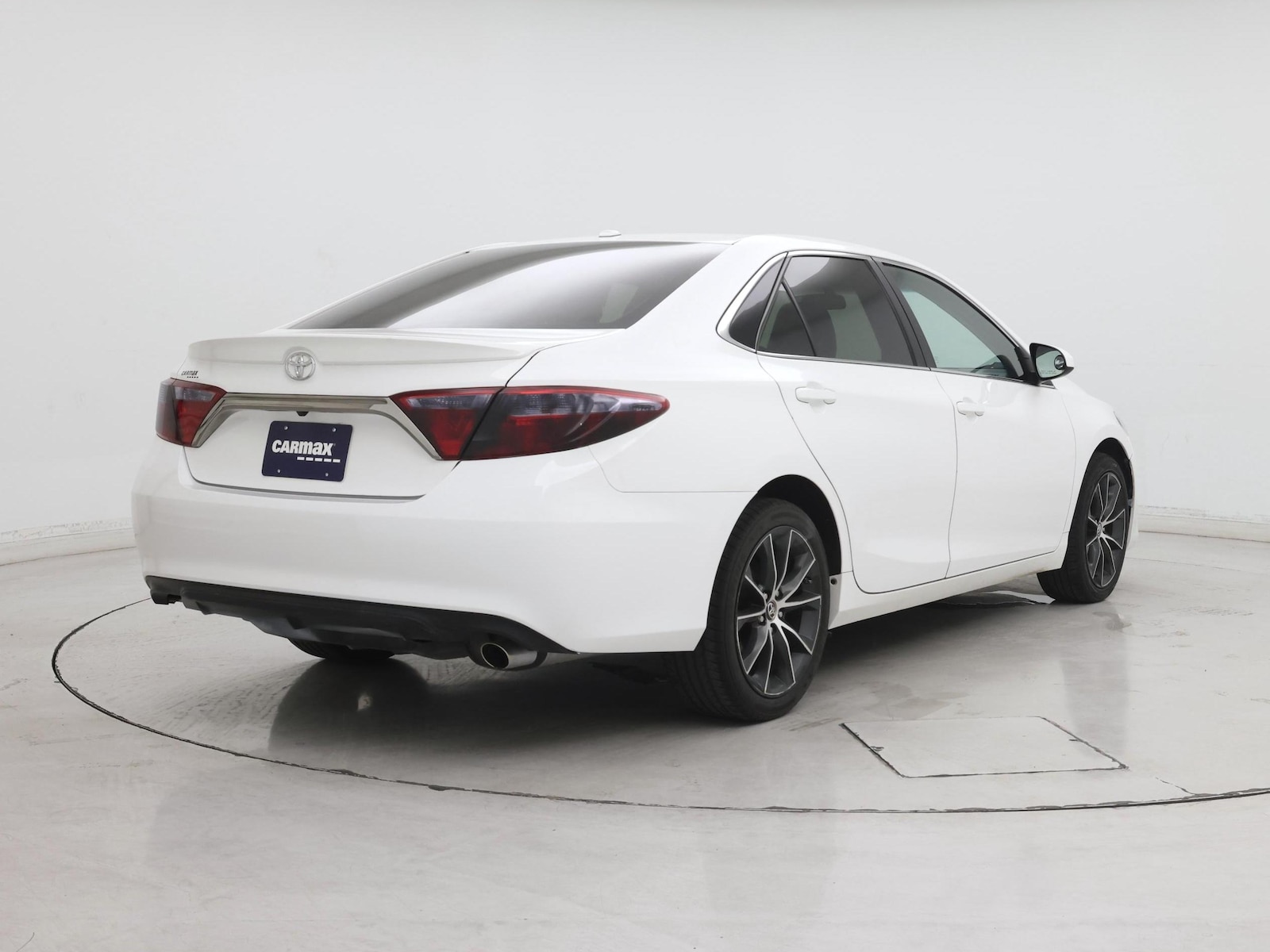 2015 Toyota Camry XSE - Photo 9