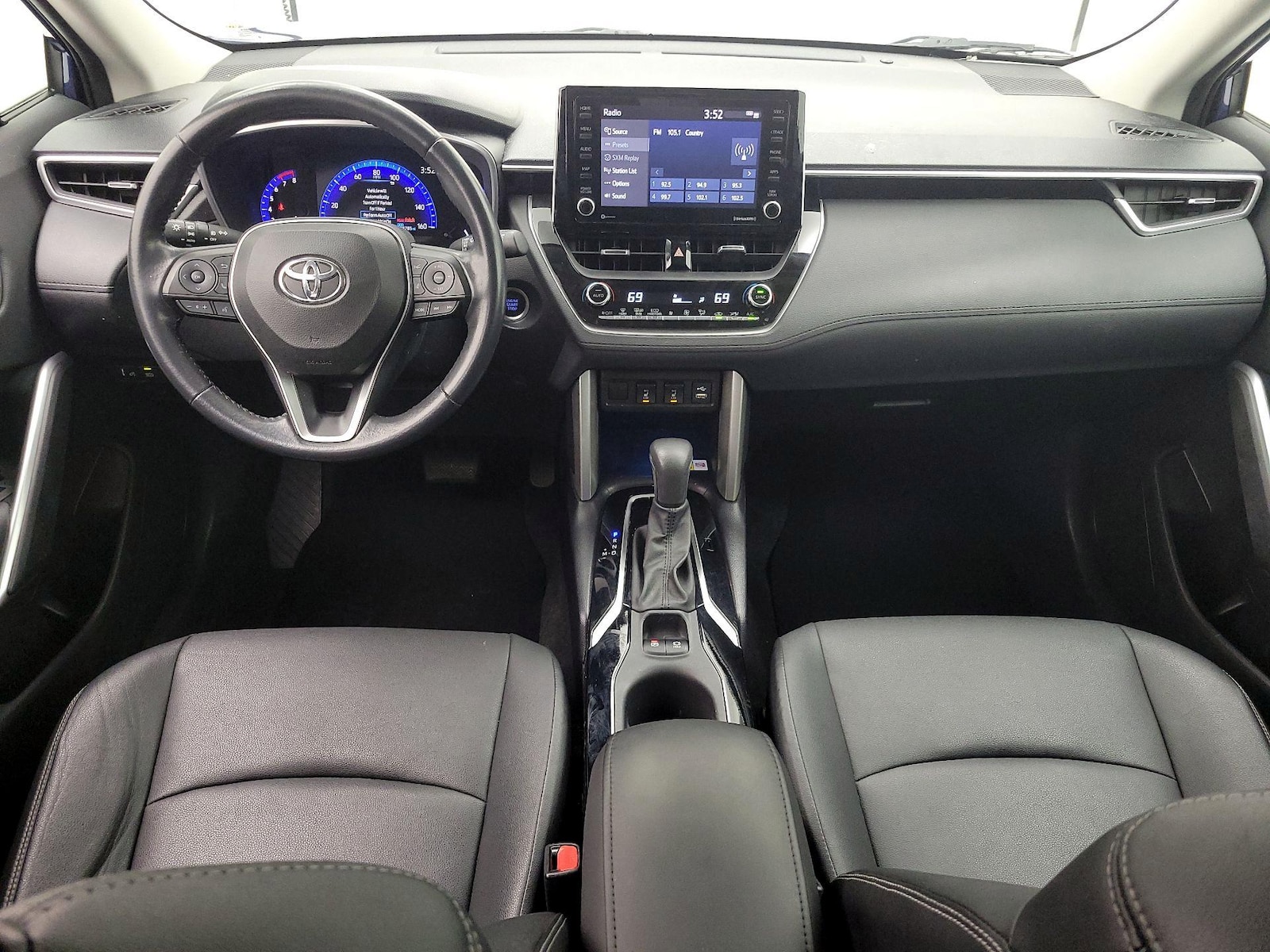 2022 Toyota Corolla Cross XLE - Photo 10