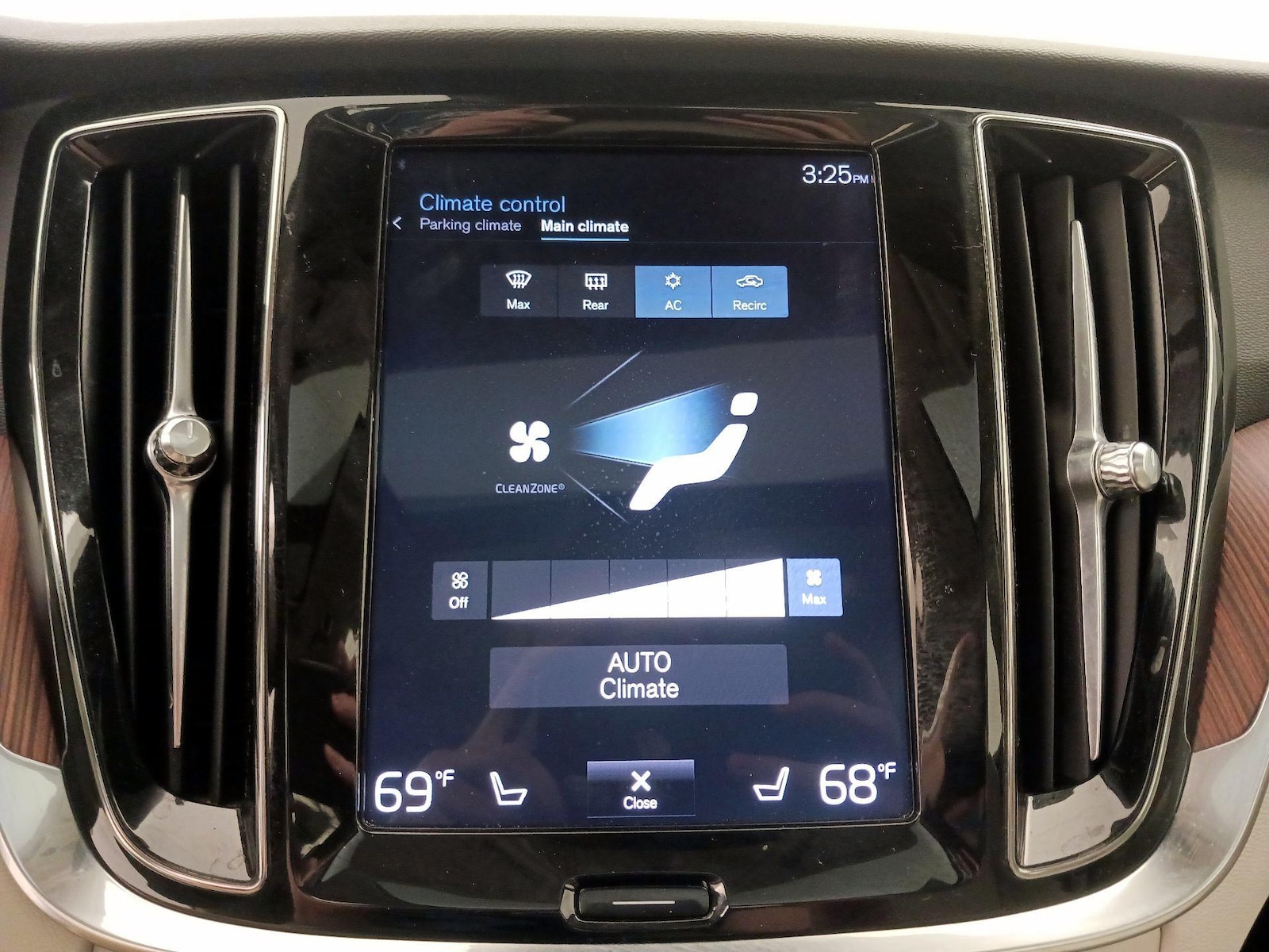 2019 Volvo S60 Momentum - Photo 18