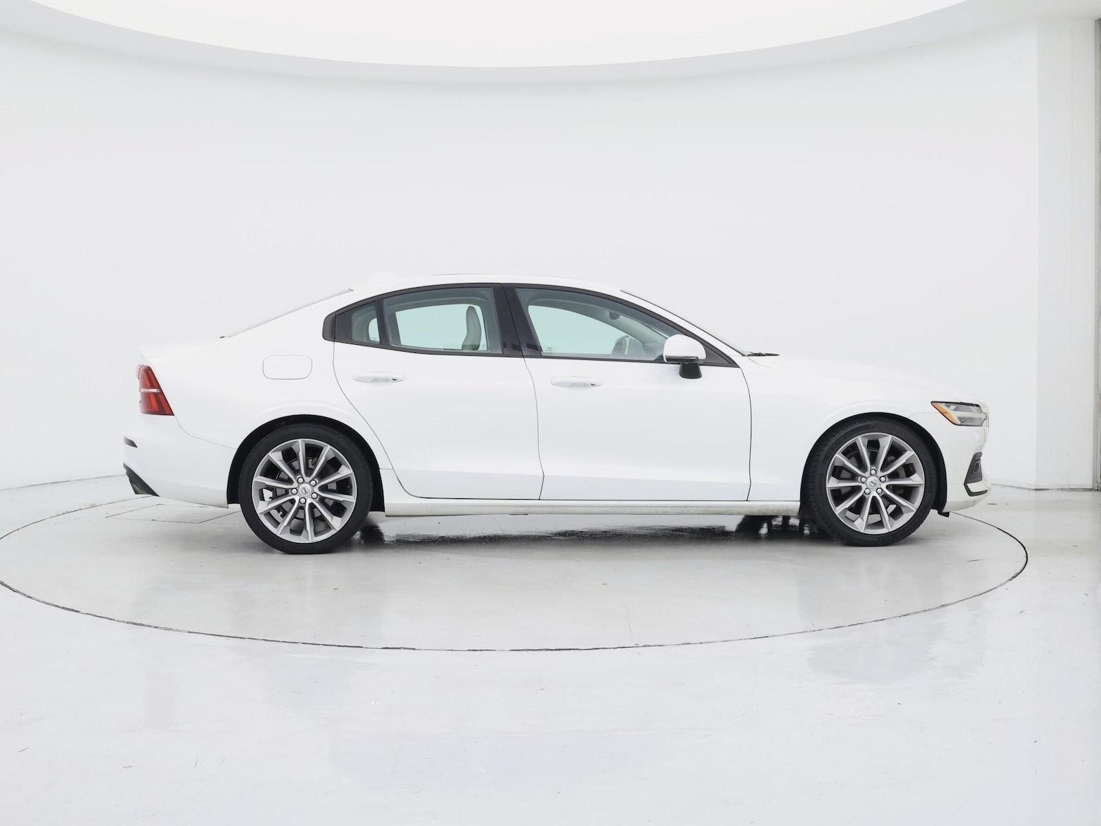 2019 Volvo S60 Momentum - Photo 8