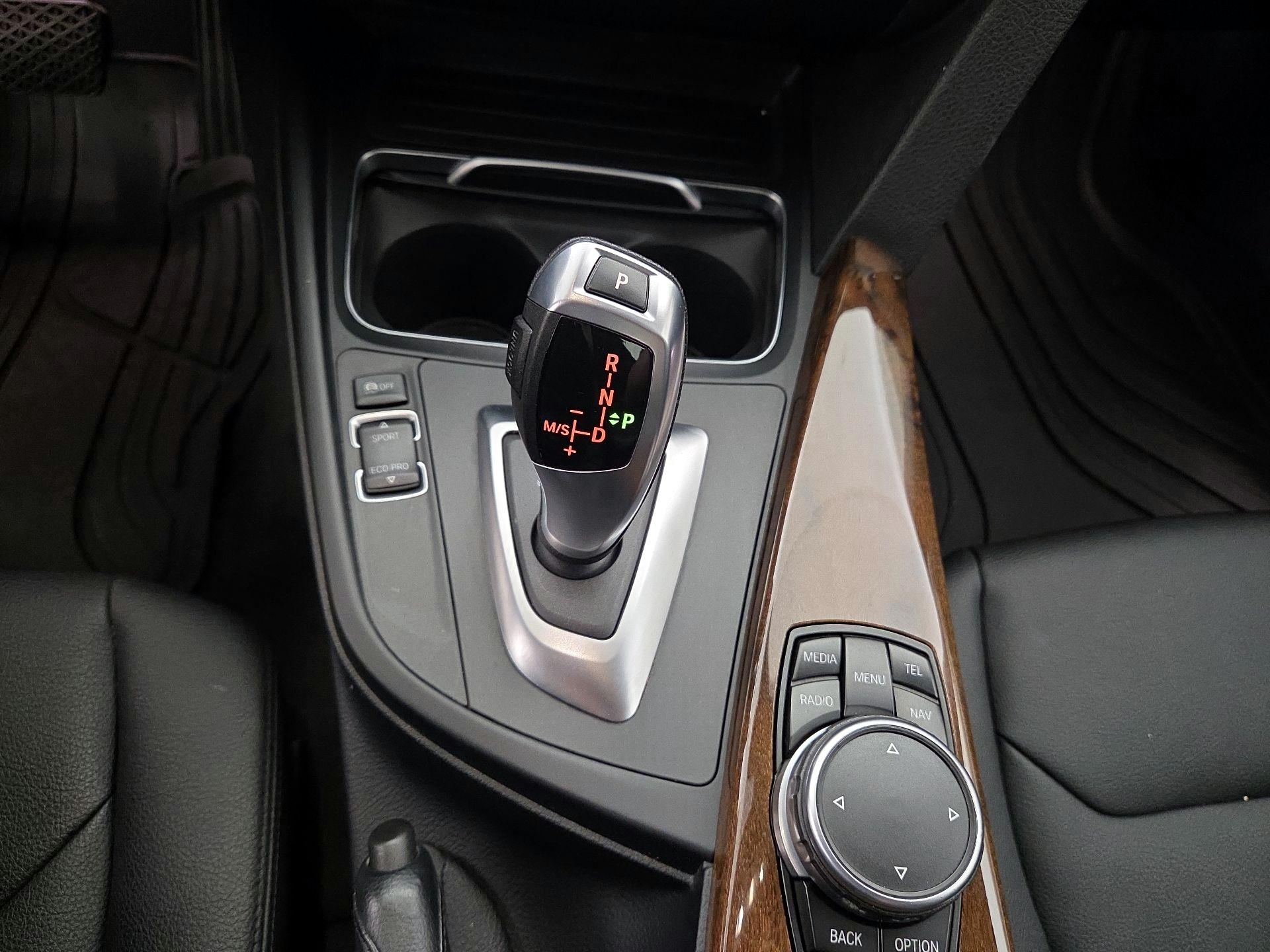 Thumbnail: 2016 BMW 3 Series - 17
