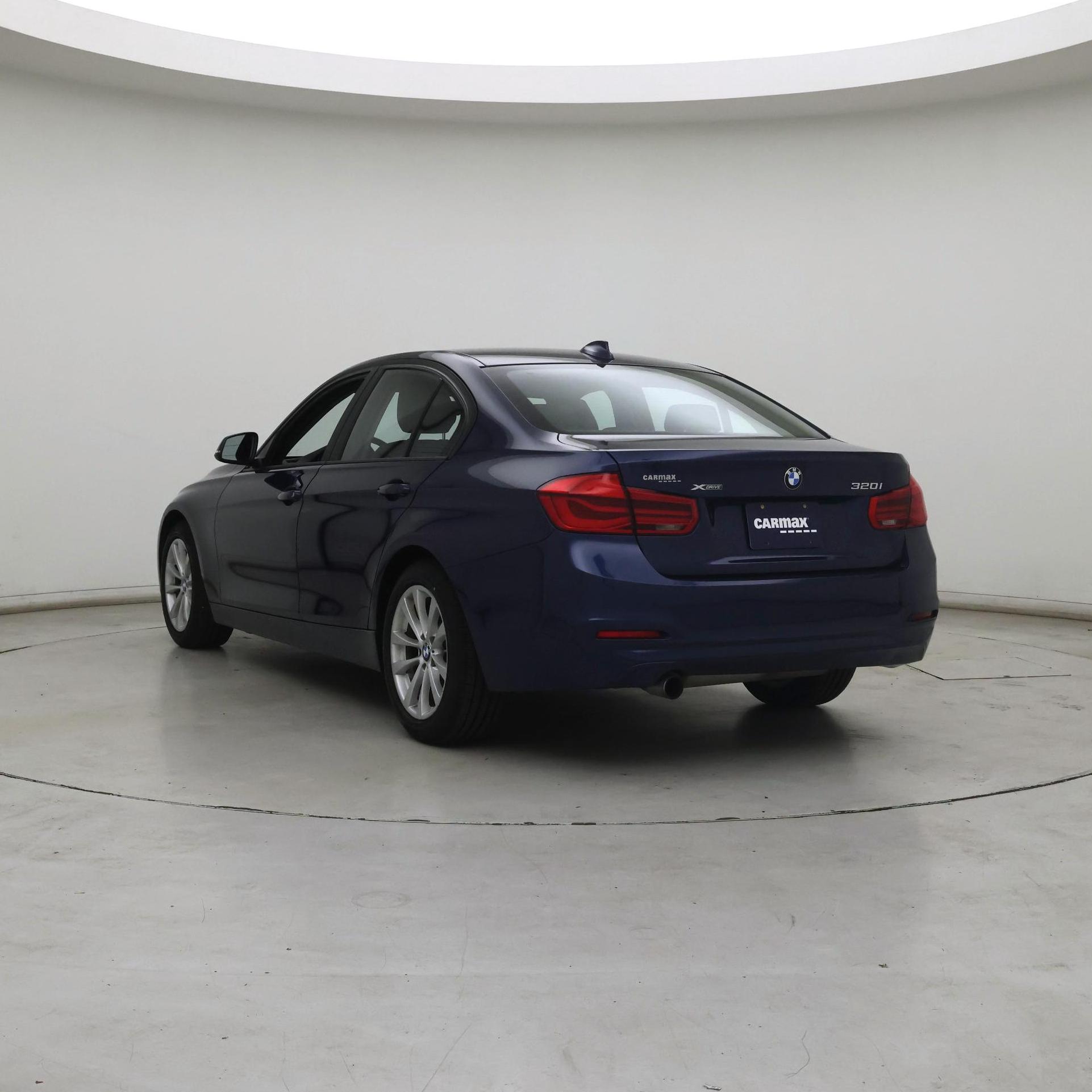 Thumbnail: 2016 BMW 3 Series - 2