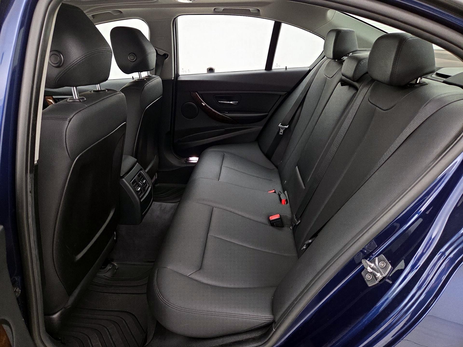 Thumbnail: 2016 BMW 3 Series - 20