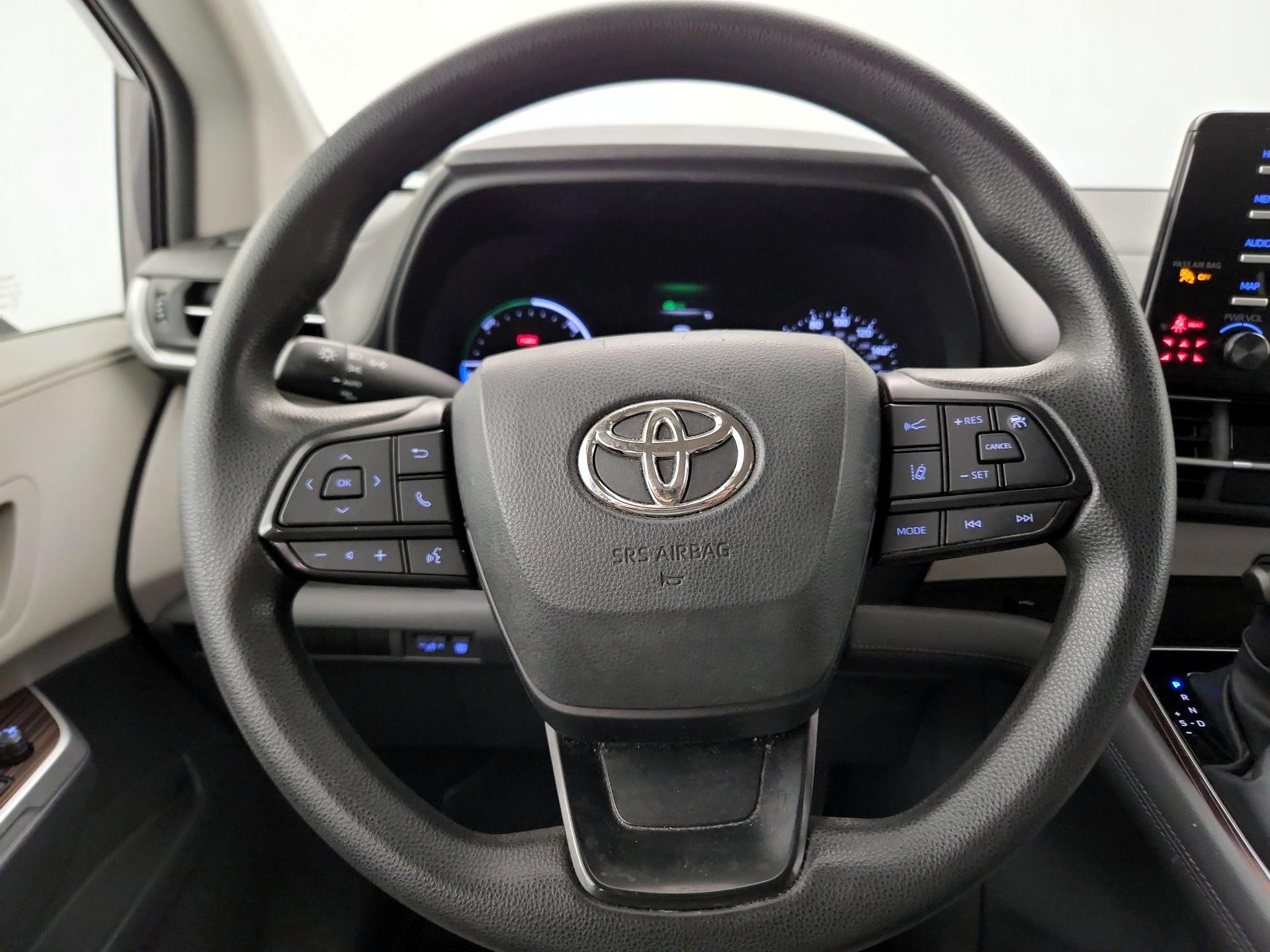 Thumbnail: 2023 Toyota Sienna - 10