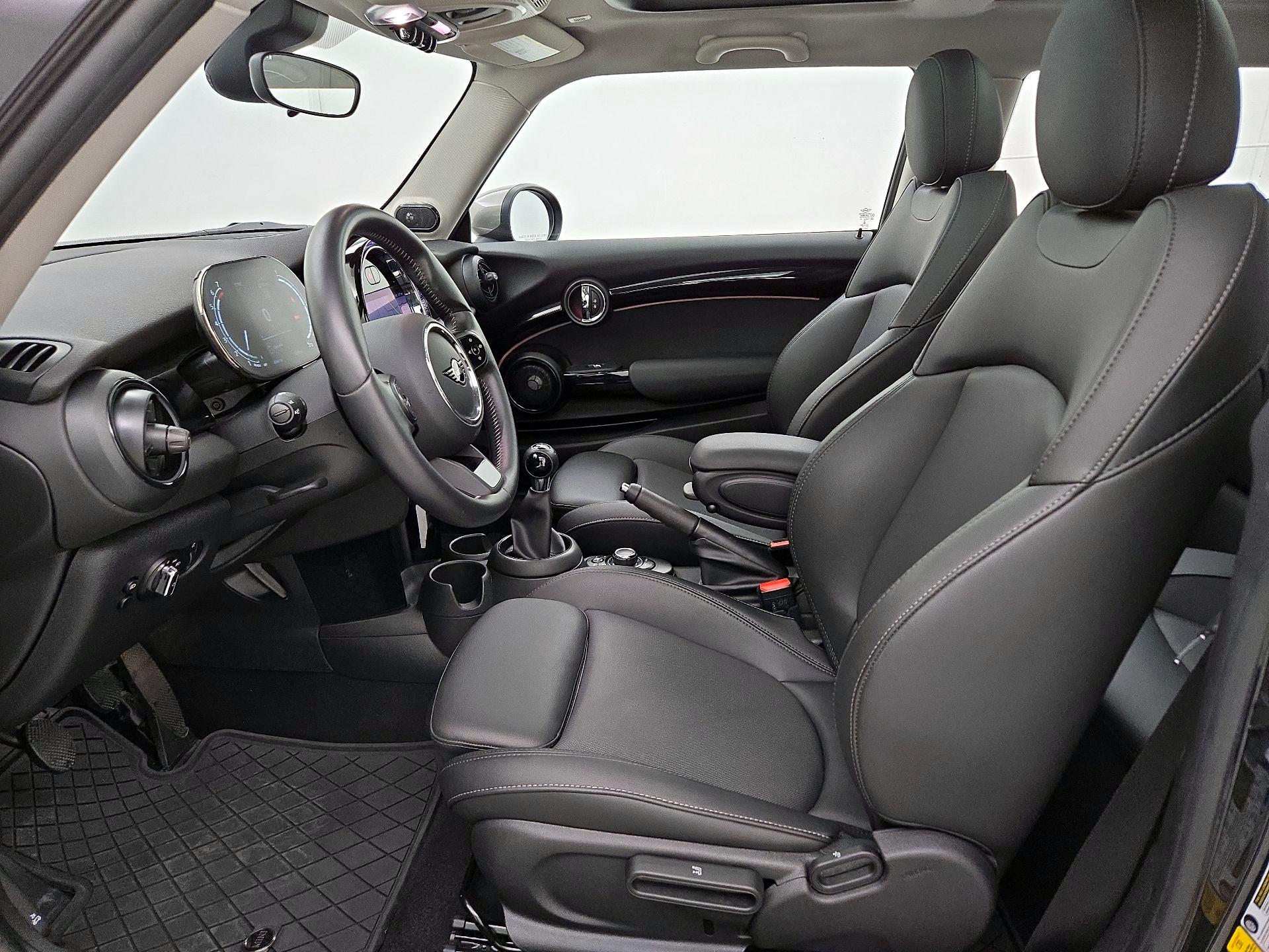 Thumbnail: 2022 MINI Cooper Hardtop - 11
