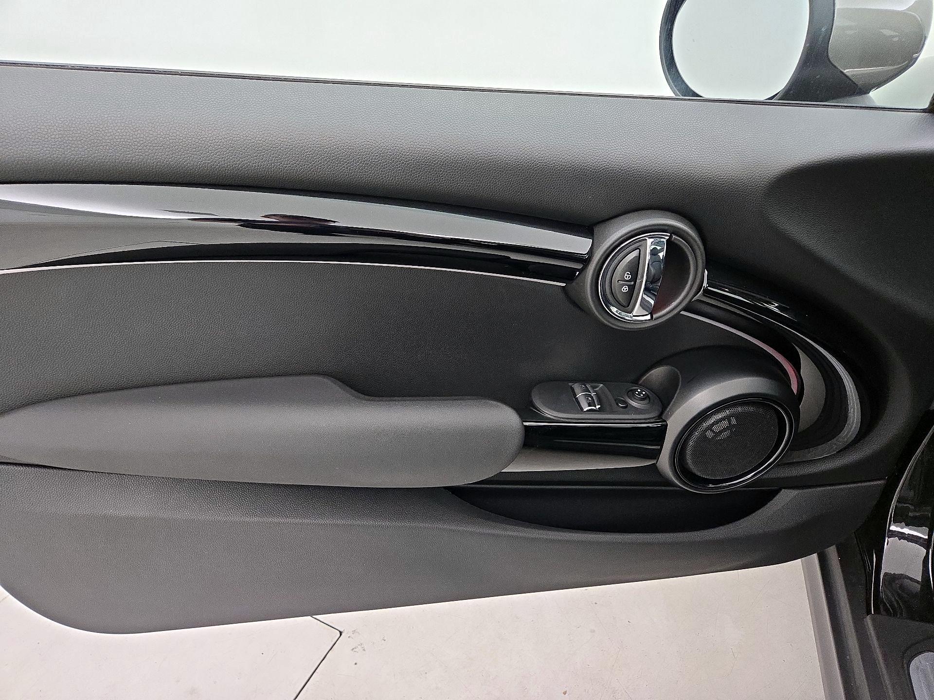 Thumbnail: 2022 MINI Cooper Hardtop - 12