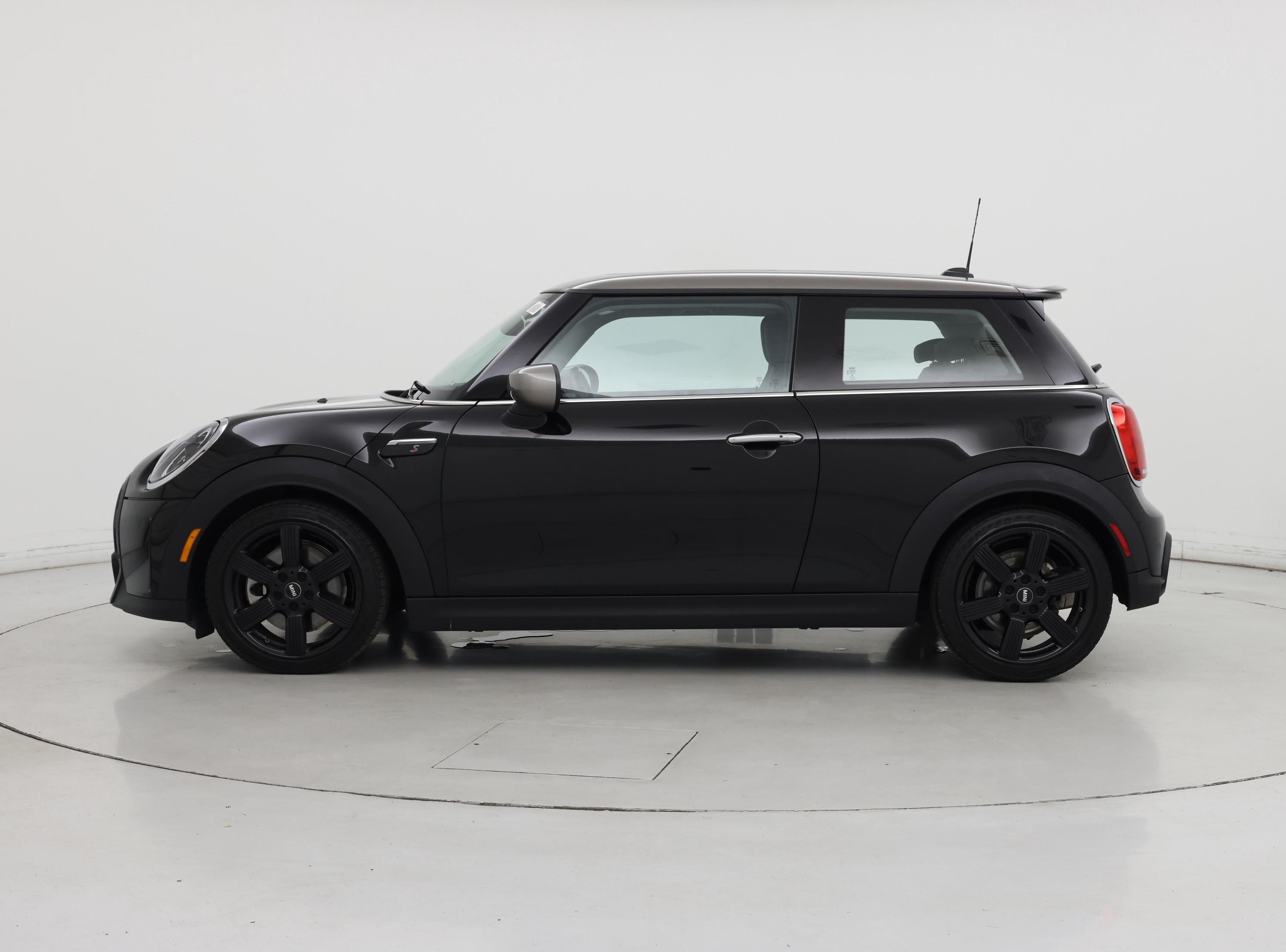 Thumbnail: 2022 MINI Cooper Hardtop - 3