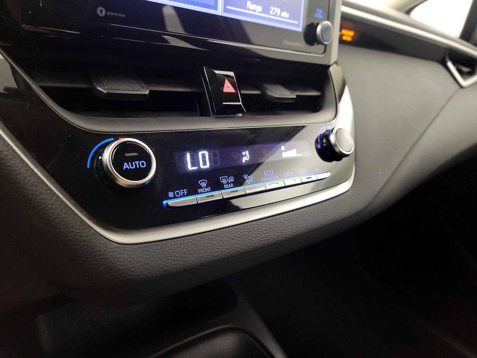 2022 Toyota Corolla LE - Photo 17