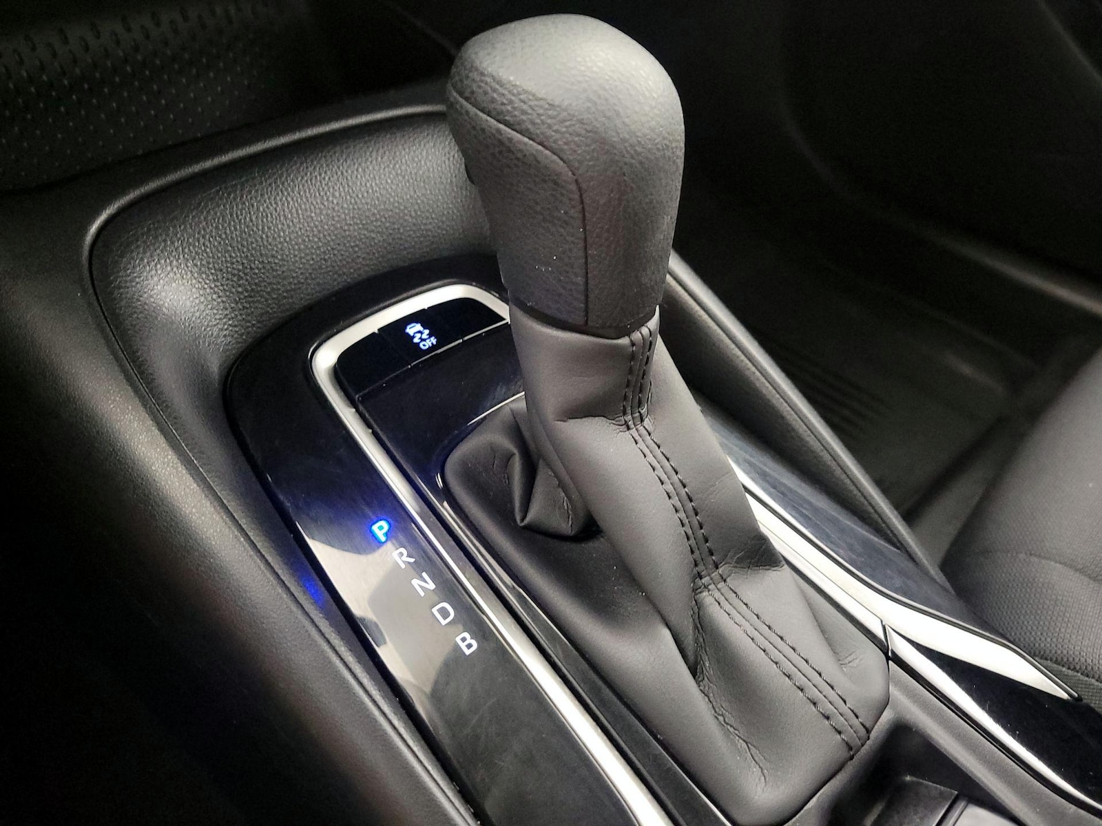2022 Toyota Corolla LE - Photo 18