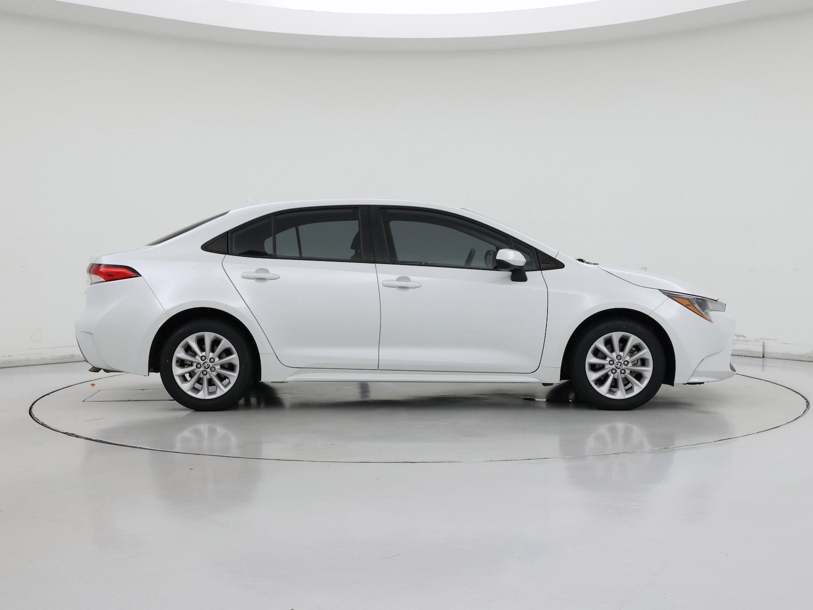 2022 Toyota Corolla LE - Photo 8