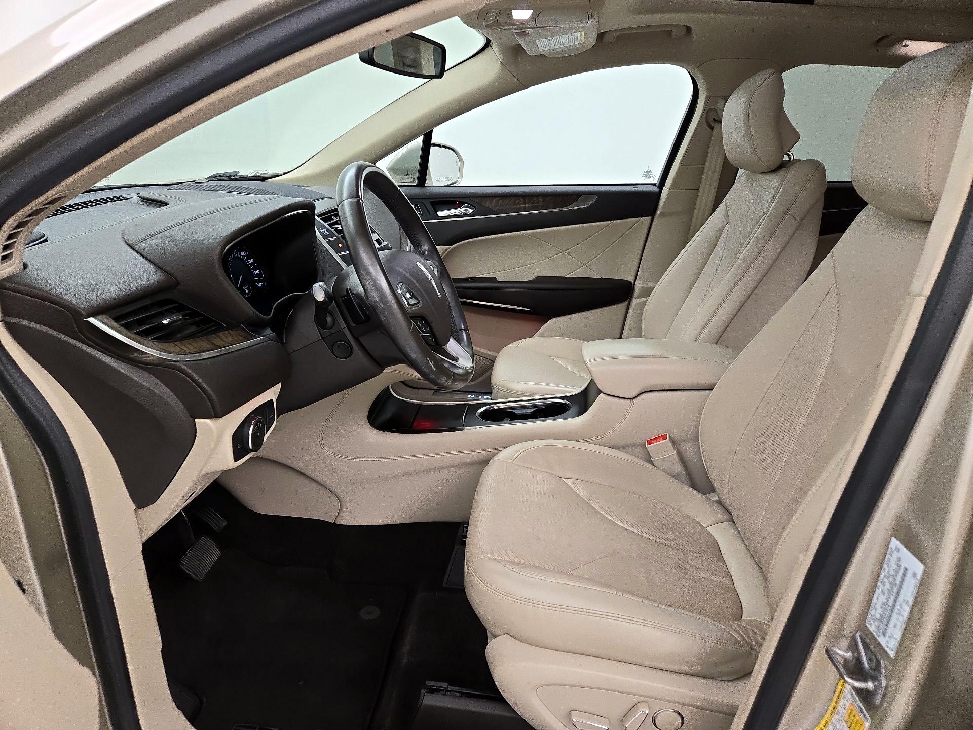 Thumbnail: 2017 Lincoln MKC - 11