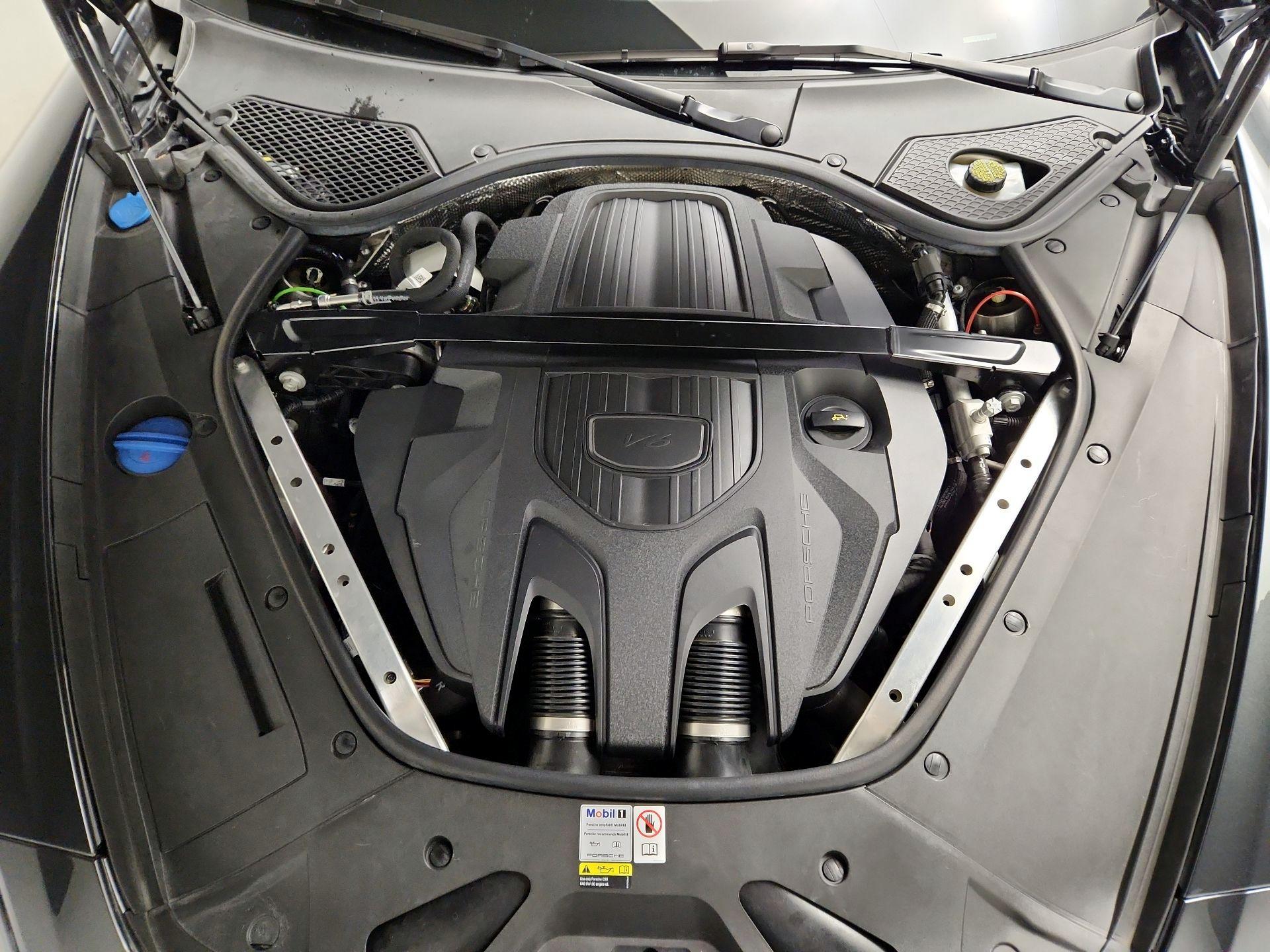 Thumbnail: 2023 Porsche Panamera - 20
