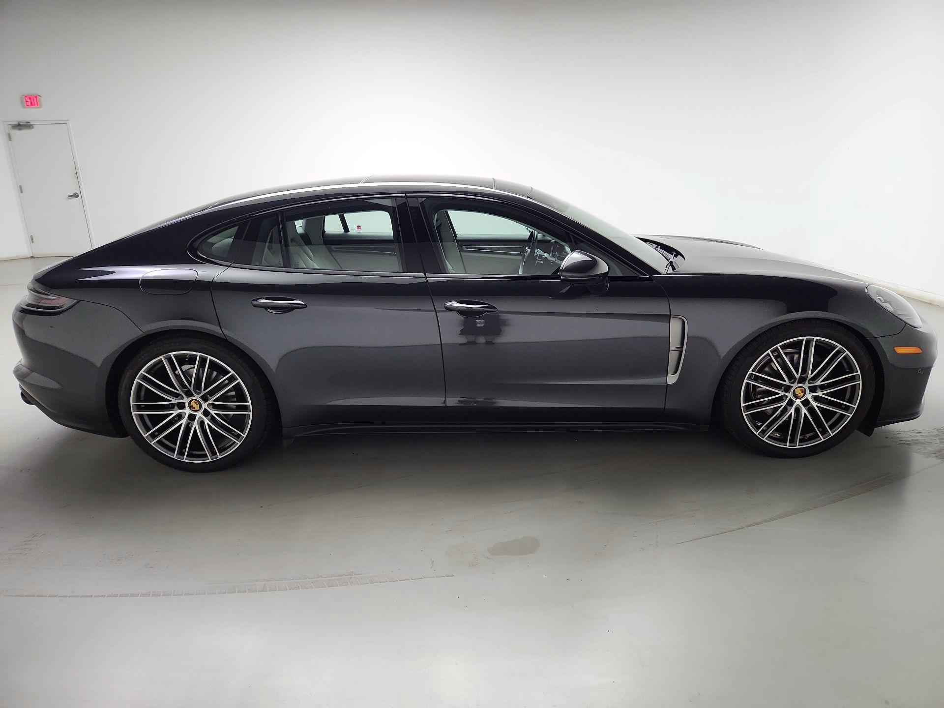 Thumbnail: 2023 Porsche Panamera - 4