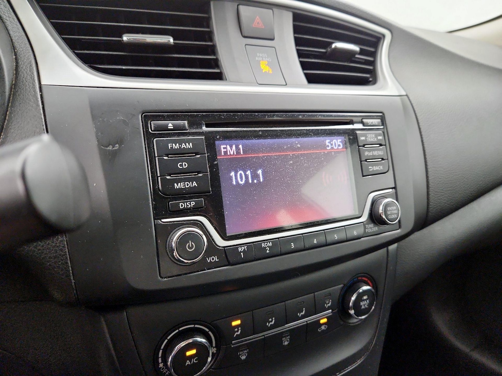 2018 Nissan Sentra S - Photo 14