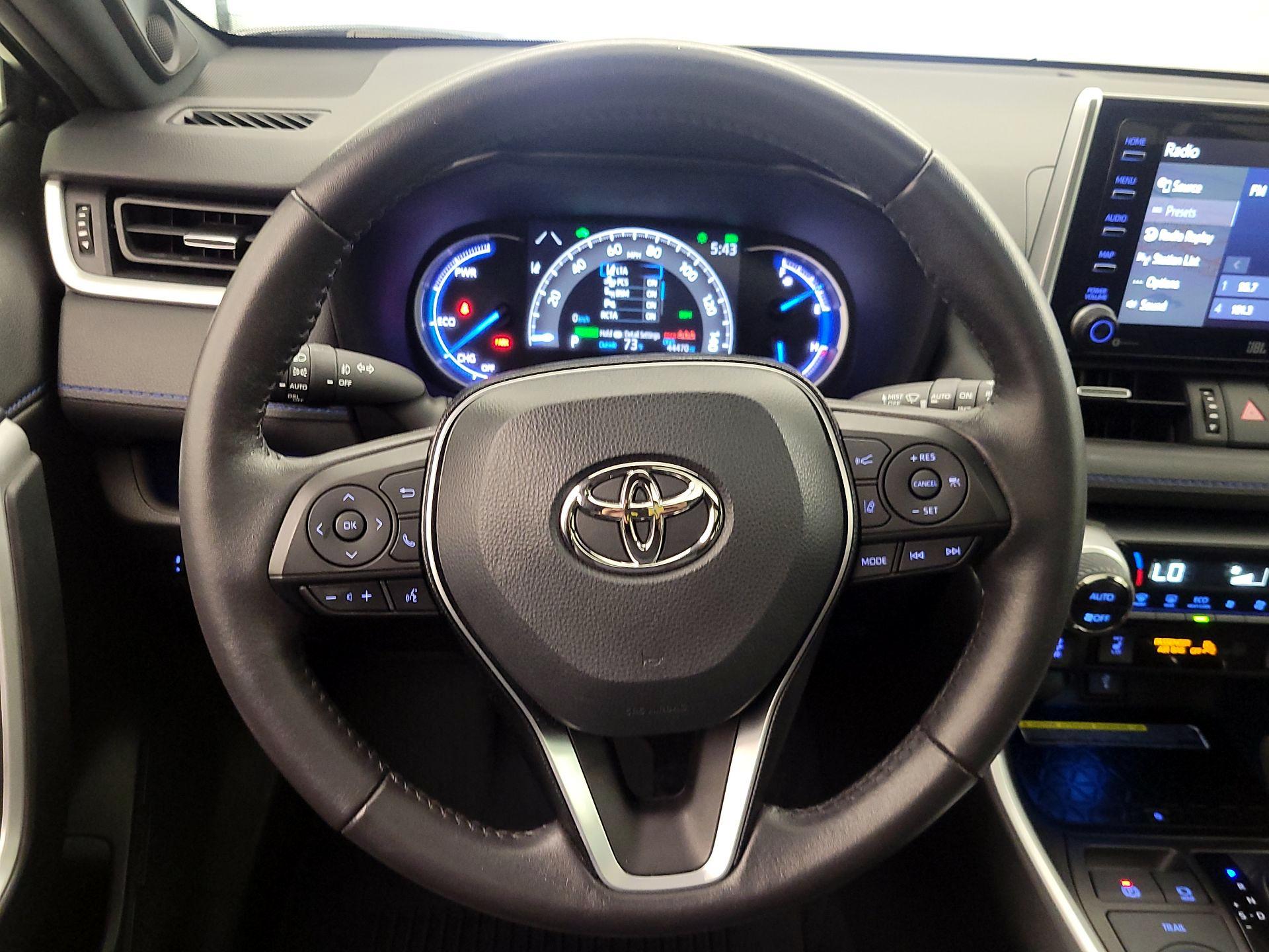 Thumbnail: 2021 Toyota RAV4 - 10