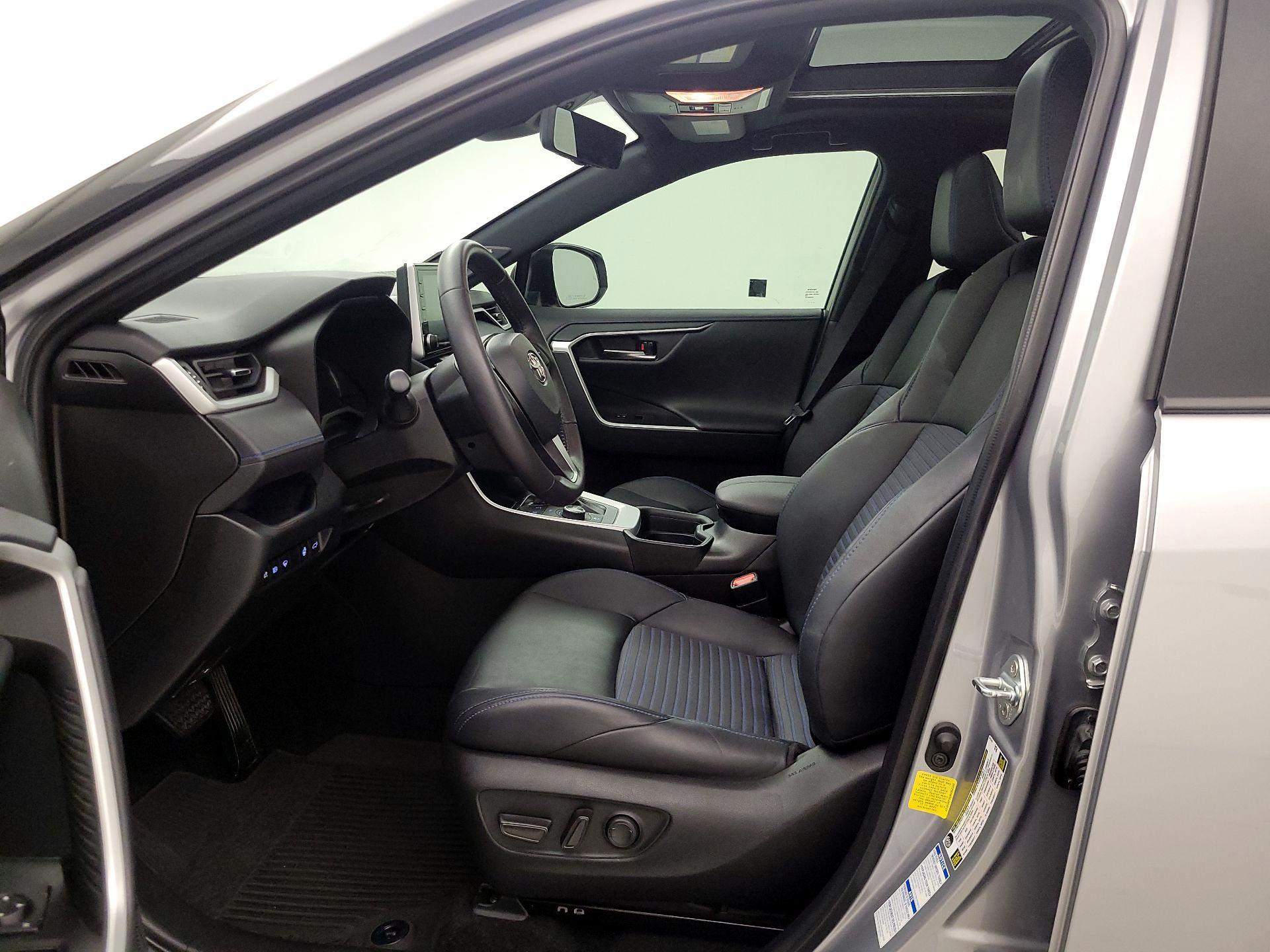 Thumbnail: 2021 Toyota RAV4 - 11