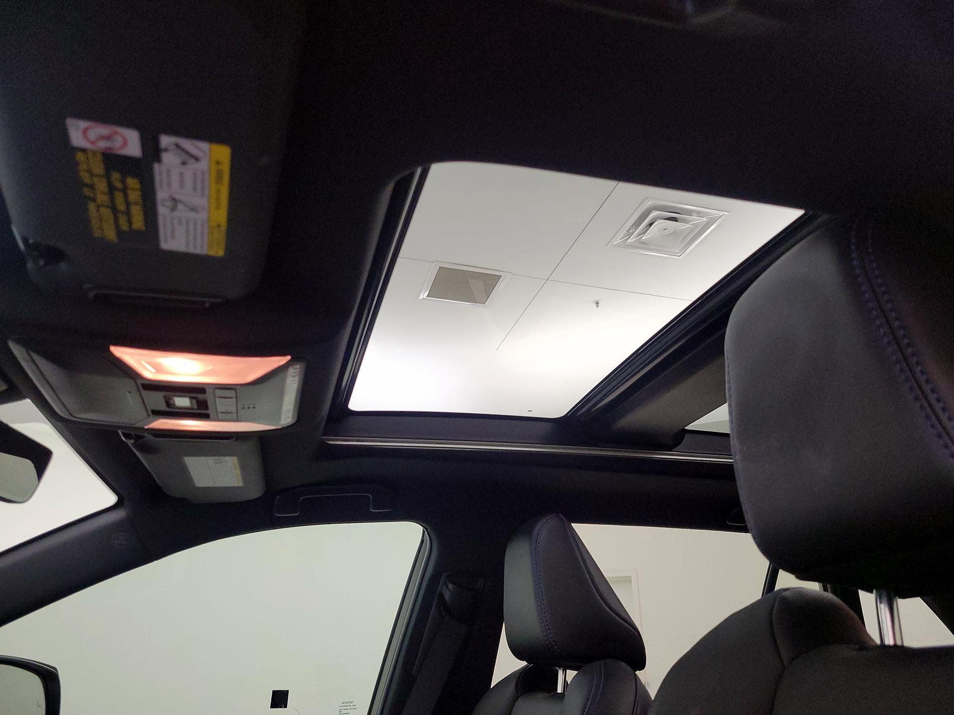 Thumbnail: 2021 Toyota RAV4 - 20